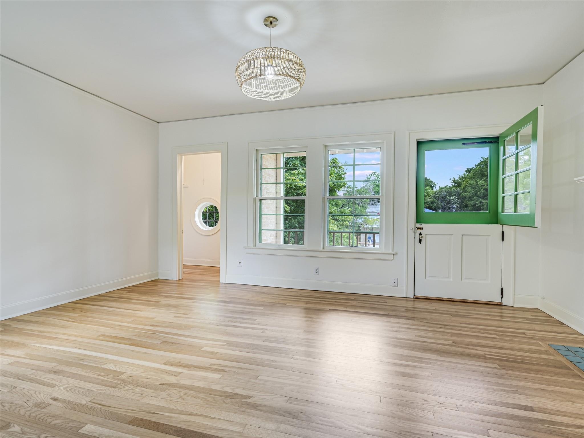 501 Carolyn Ave, Austin, TX 78705