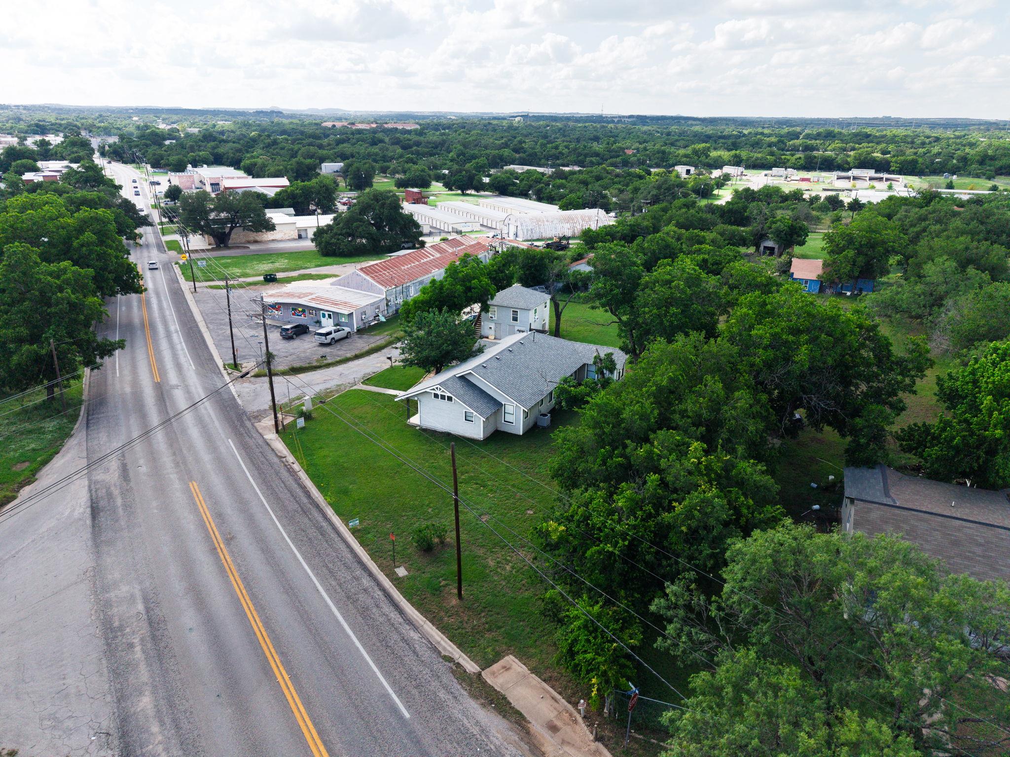 1301 Taylor St, Lampasas, TX 76550