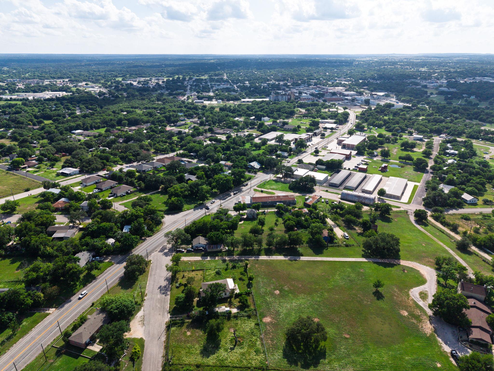 1301 Taylor St, Lampasas, TX 76550