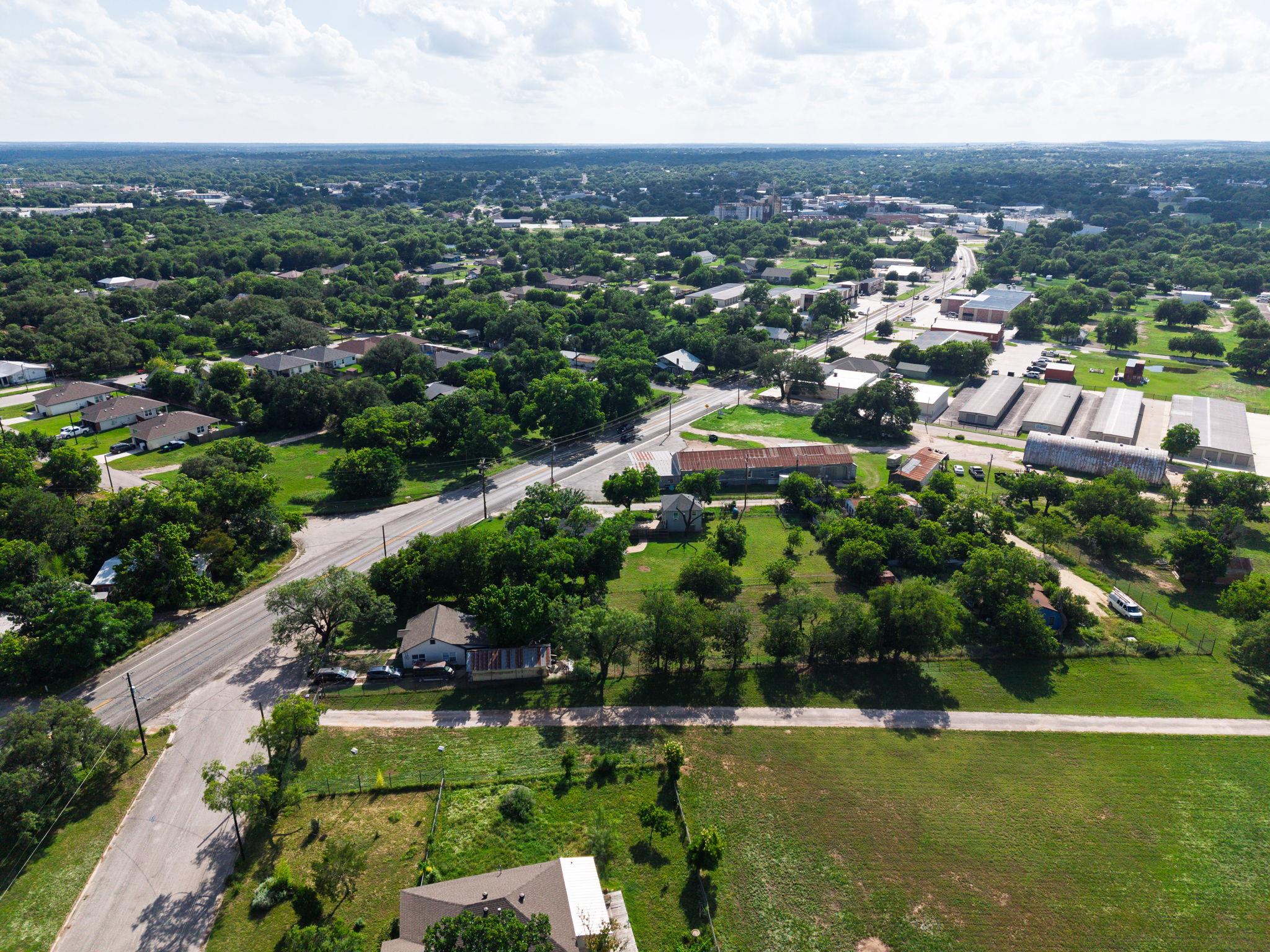 1301 Taylor St, Lampasas, TX 76550