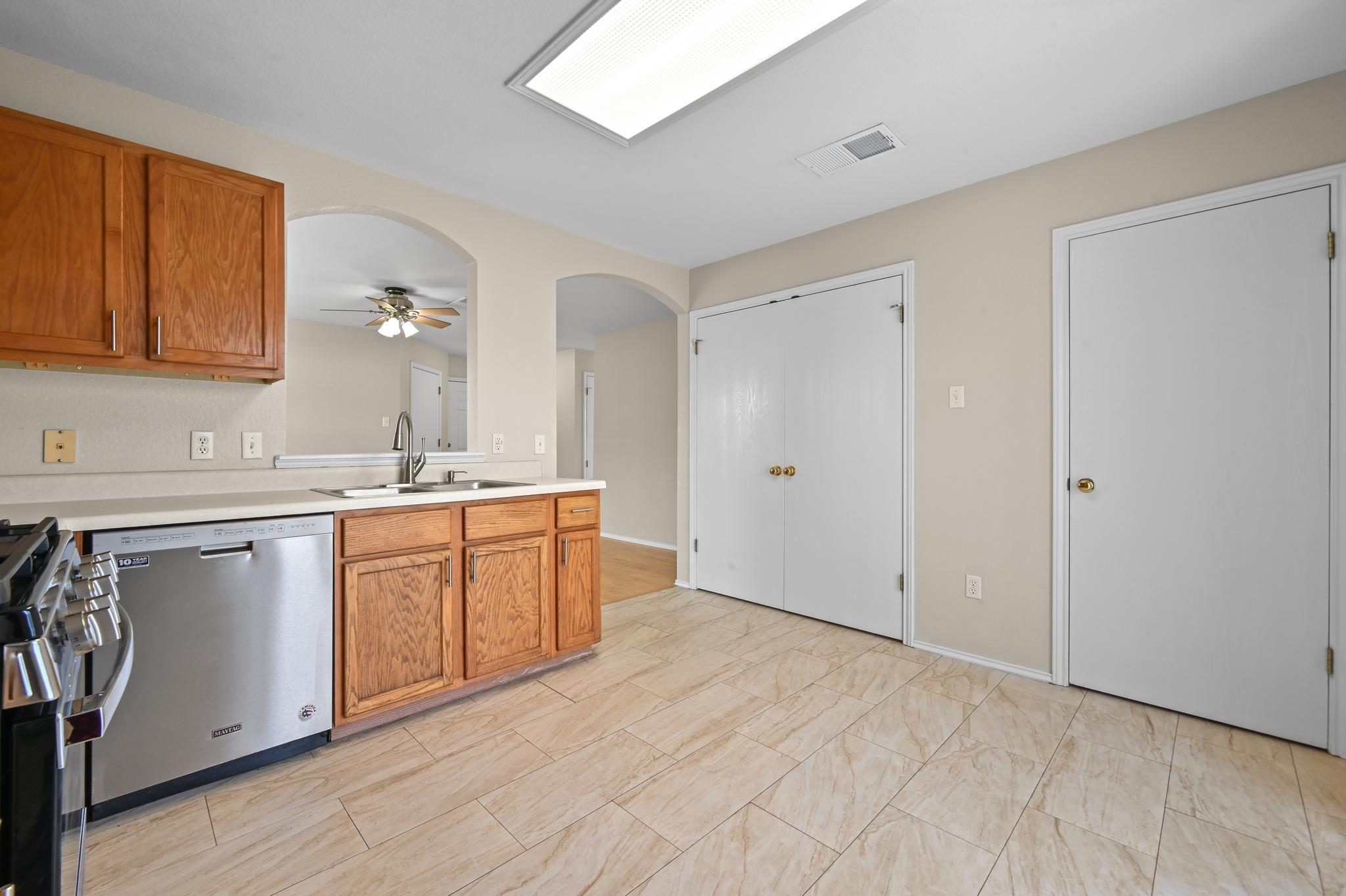 112 Mason Reed Cv, Kyle, TX 78640