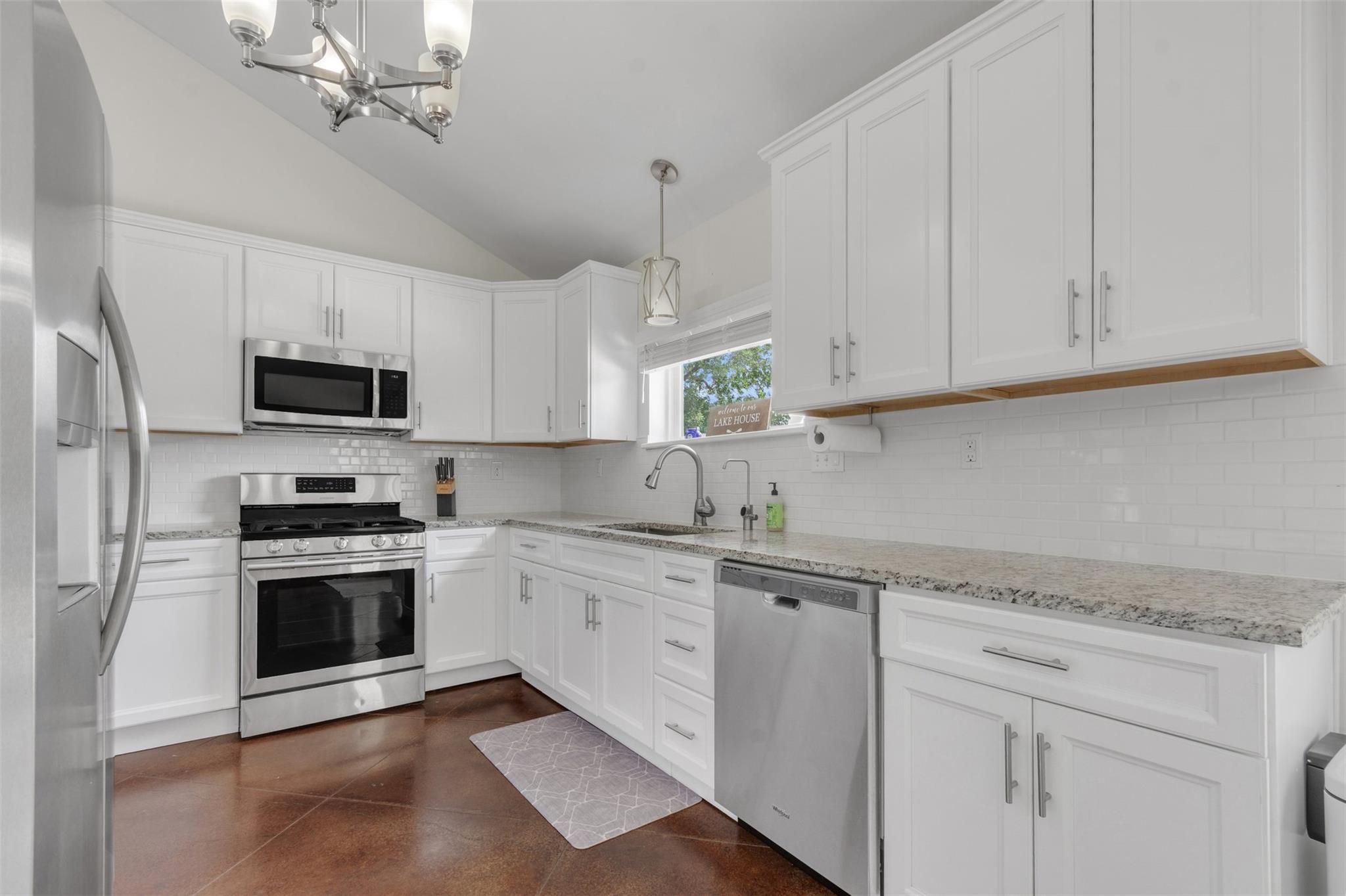 221 County Road 136C, Kingsland, TX 78639