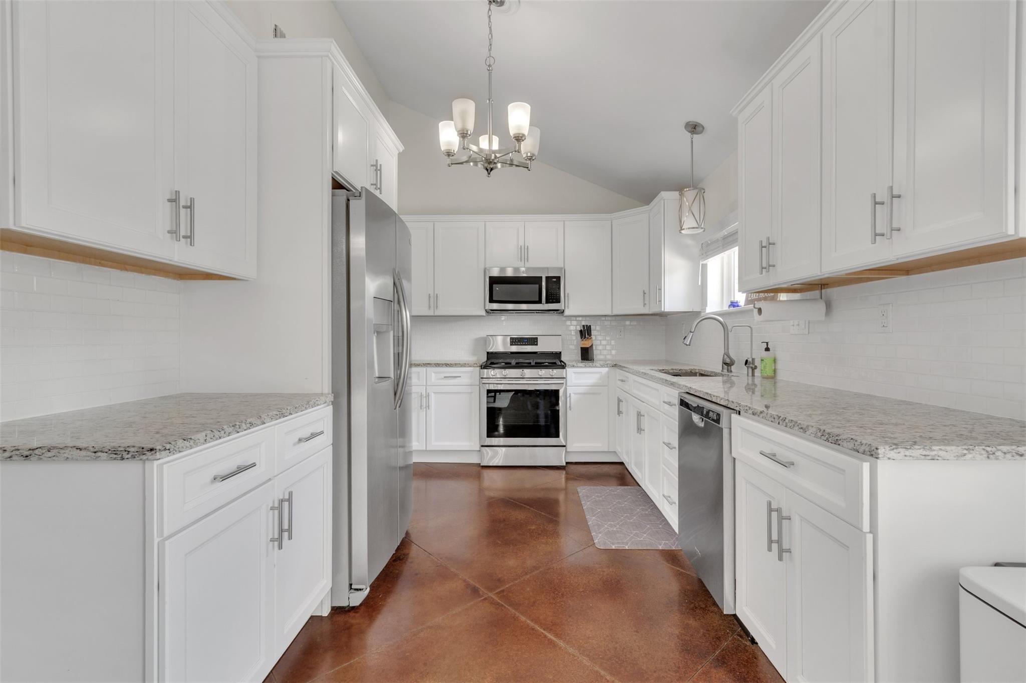 221 County Road 136C, Kingsland, TX 78639