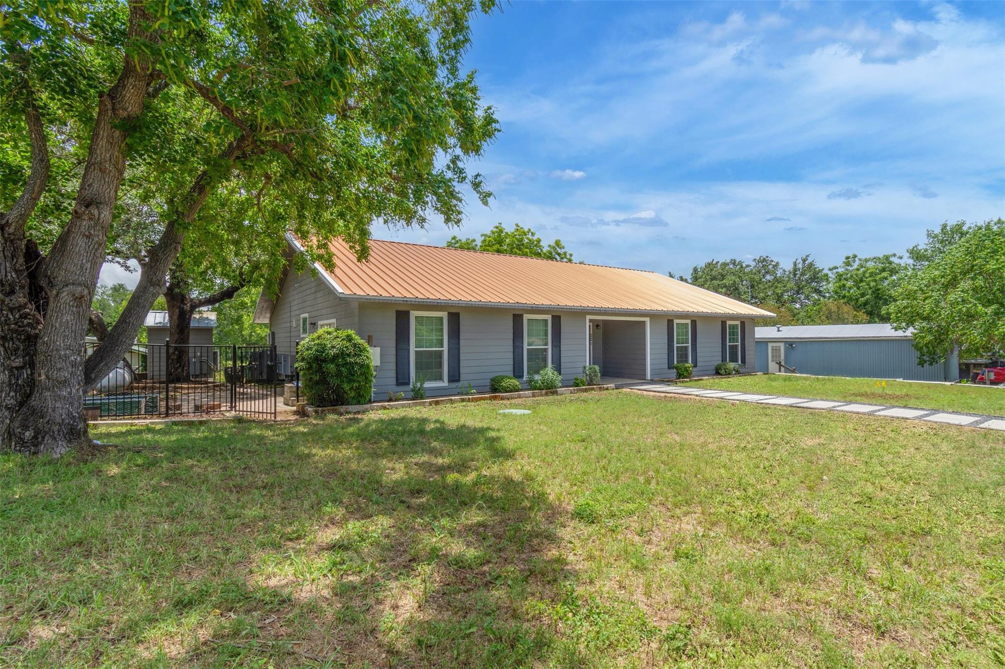 221 County Road 136C, Kingsland, TX 78639