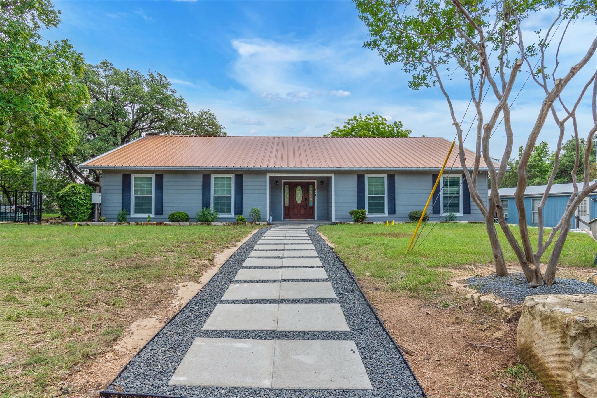 221 County Road 136C, Kingsland, TX 78639