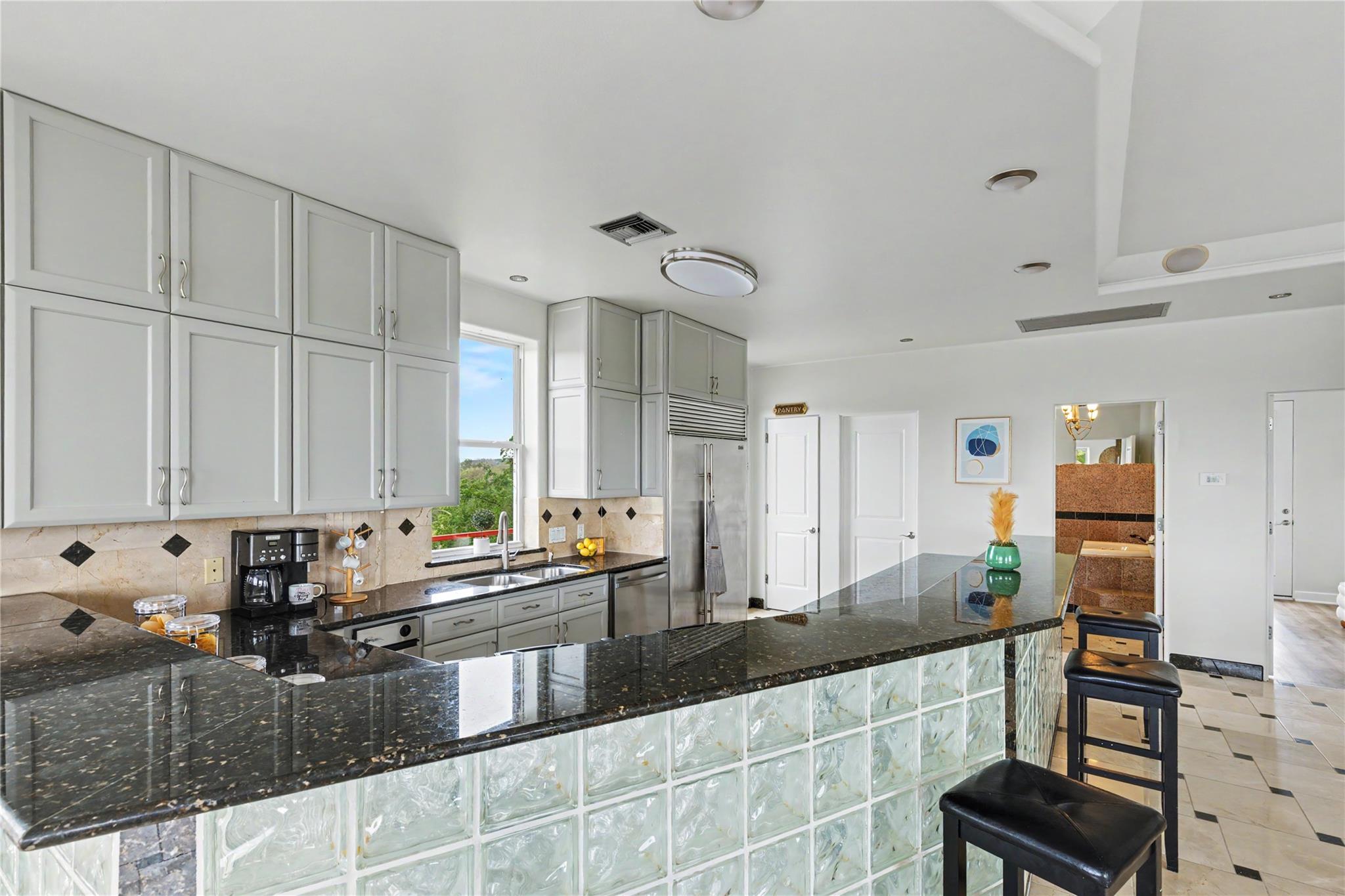 20202 Barnett Glenn Rd, Spicewood, TX 78669