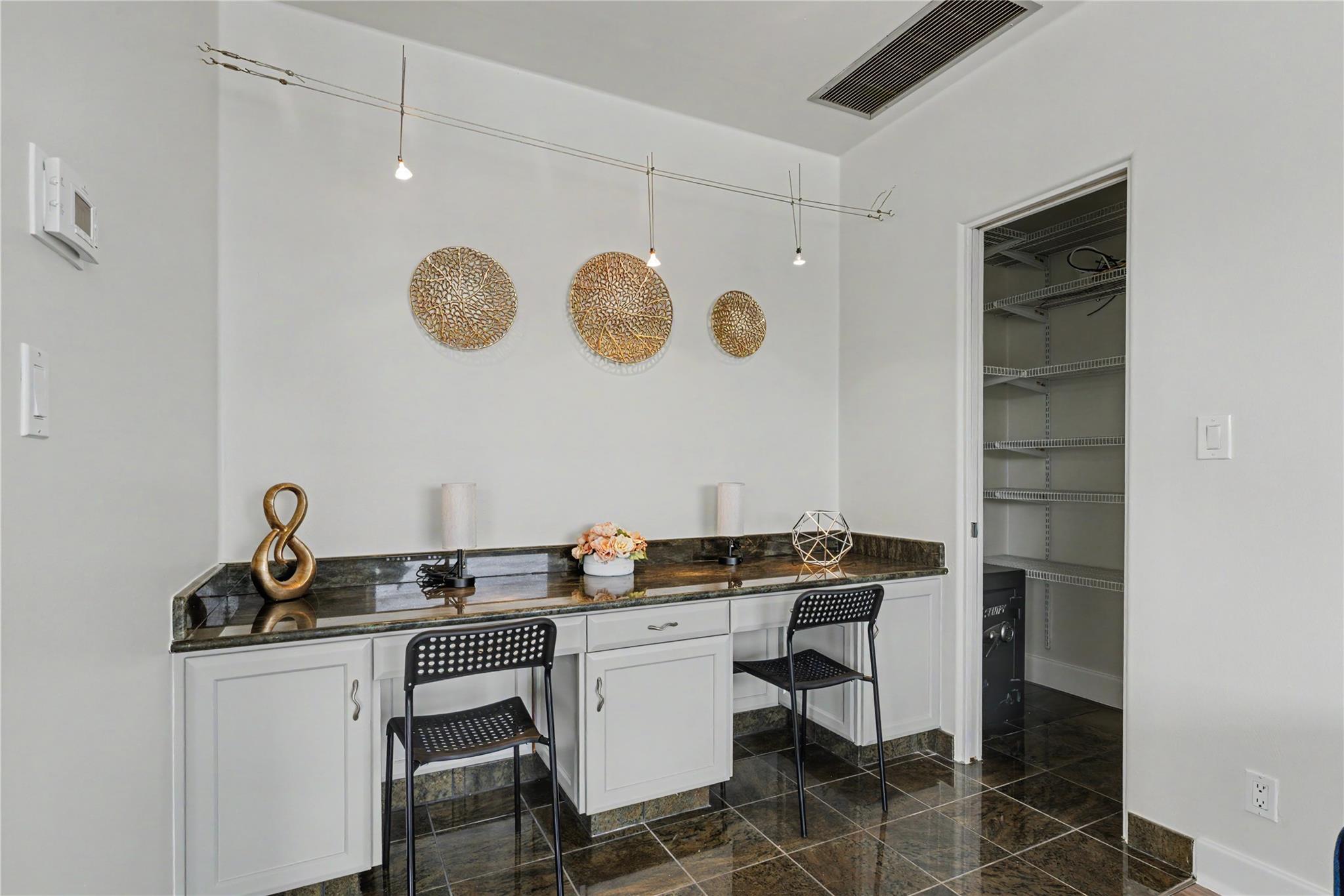 20202 Barnett Glenn Rd, Spicewood, TX 78669
