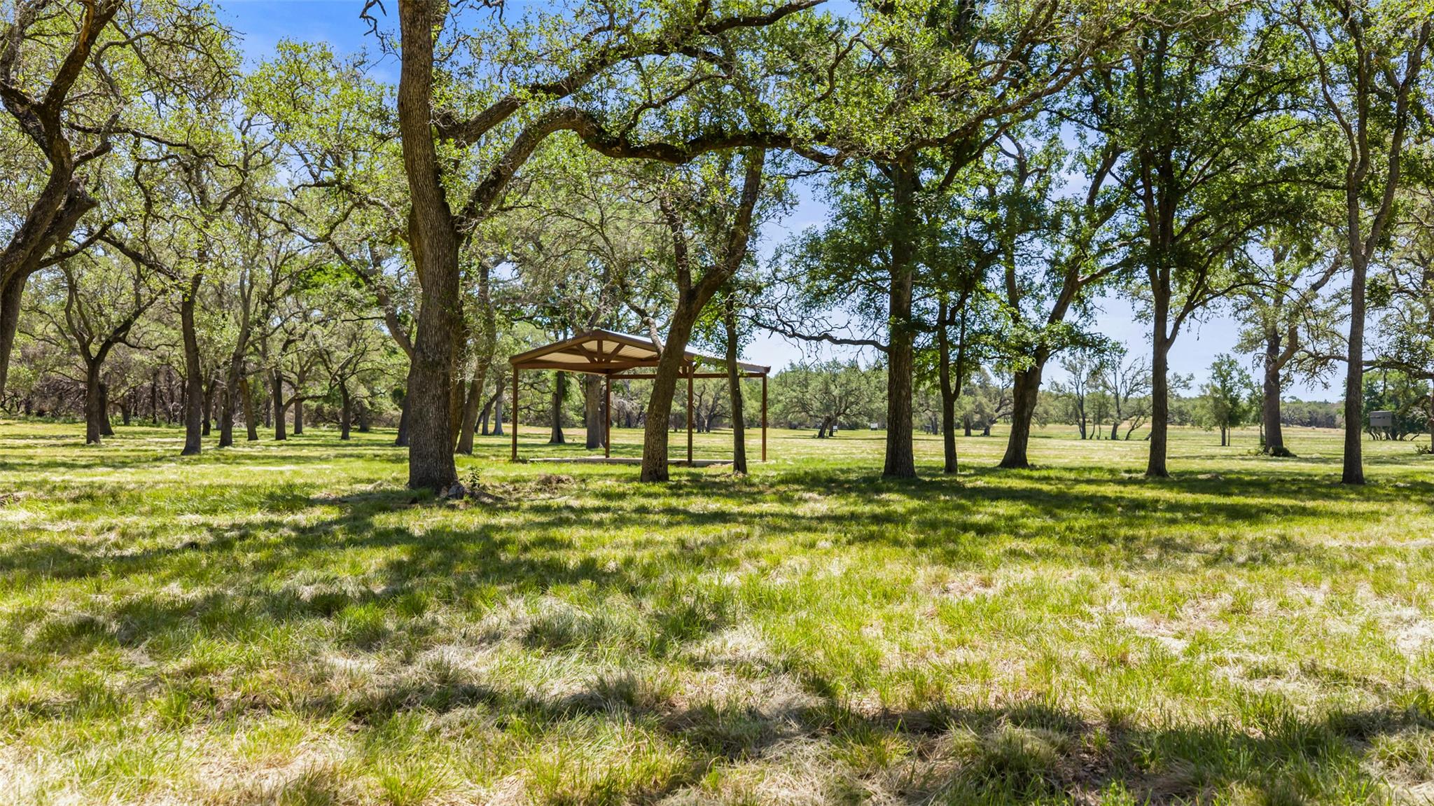 937 Flat Creek Rd, Johnson City, TX 78636