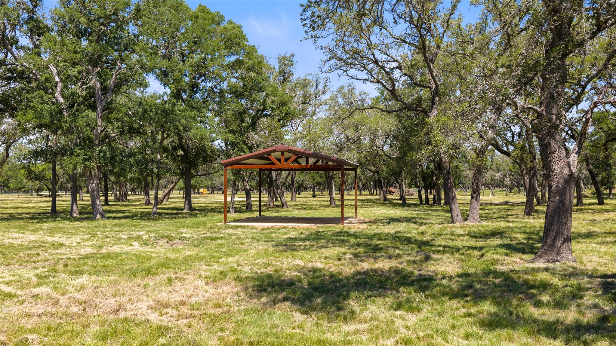 937 Flat Creek Rd, Johnson City, TX 78636