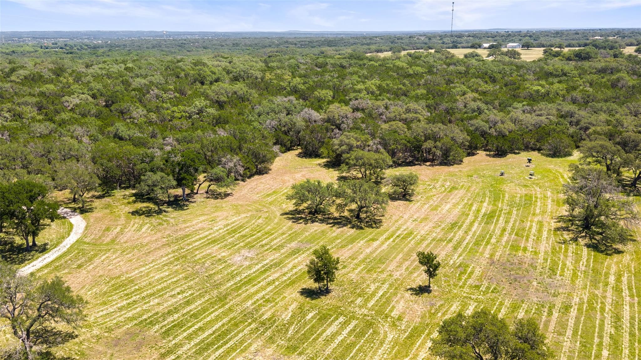 937 Flat Creek Rd, Johnson City, TX 78636