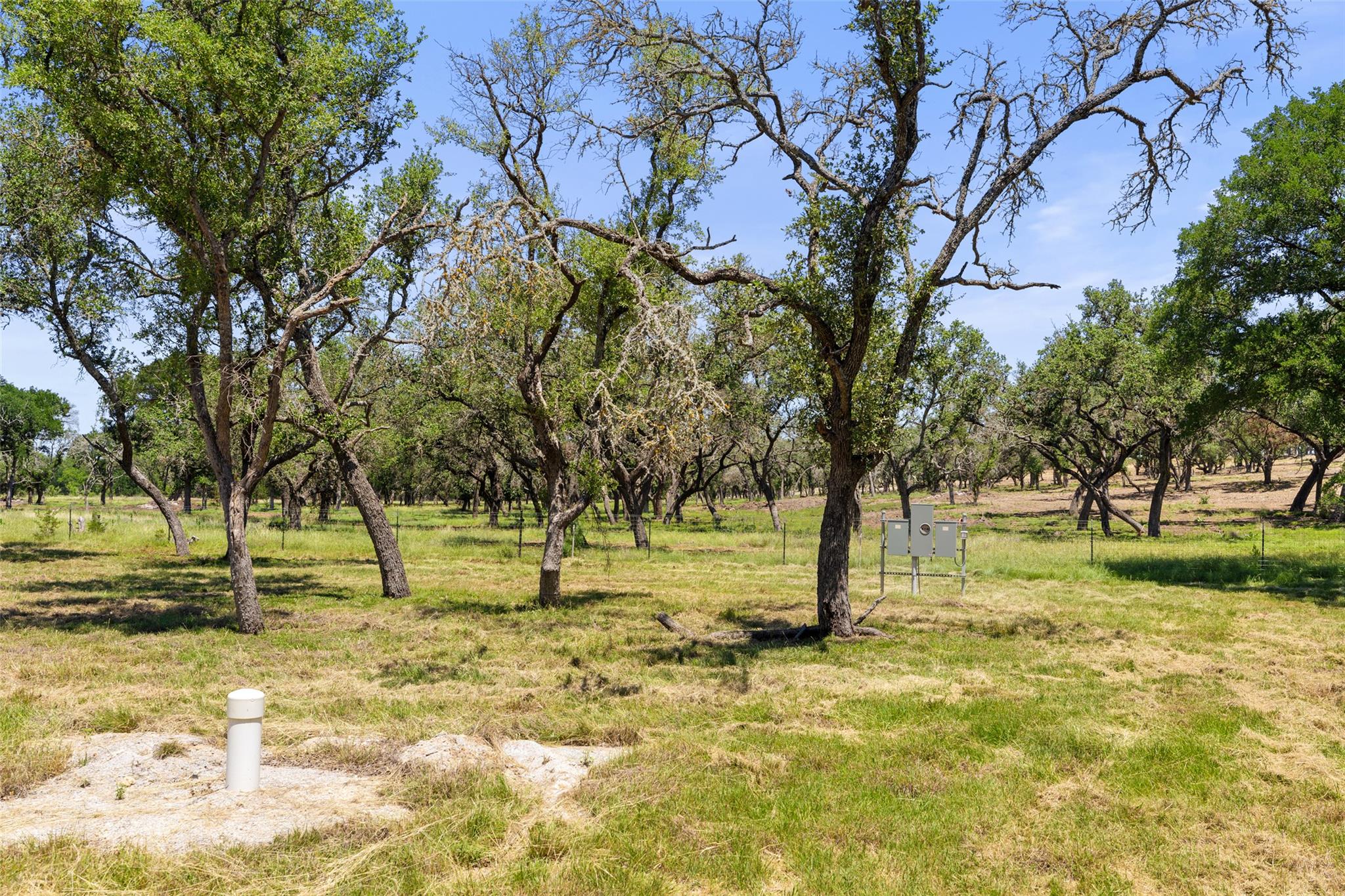 937 Flat Creek Rd, Johnson City, TX 78636
