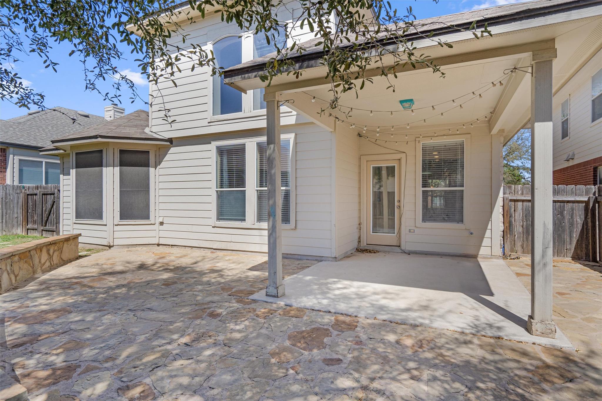 620 Middle Creek Dr, Buda, TX 78610