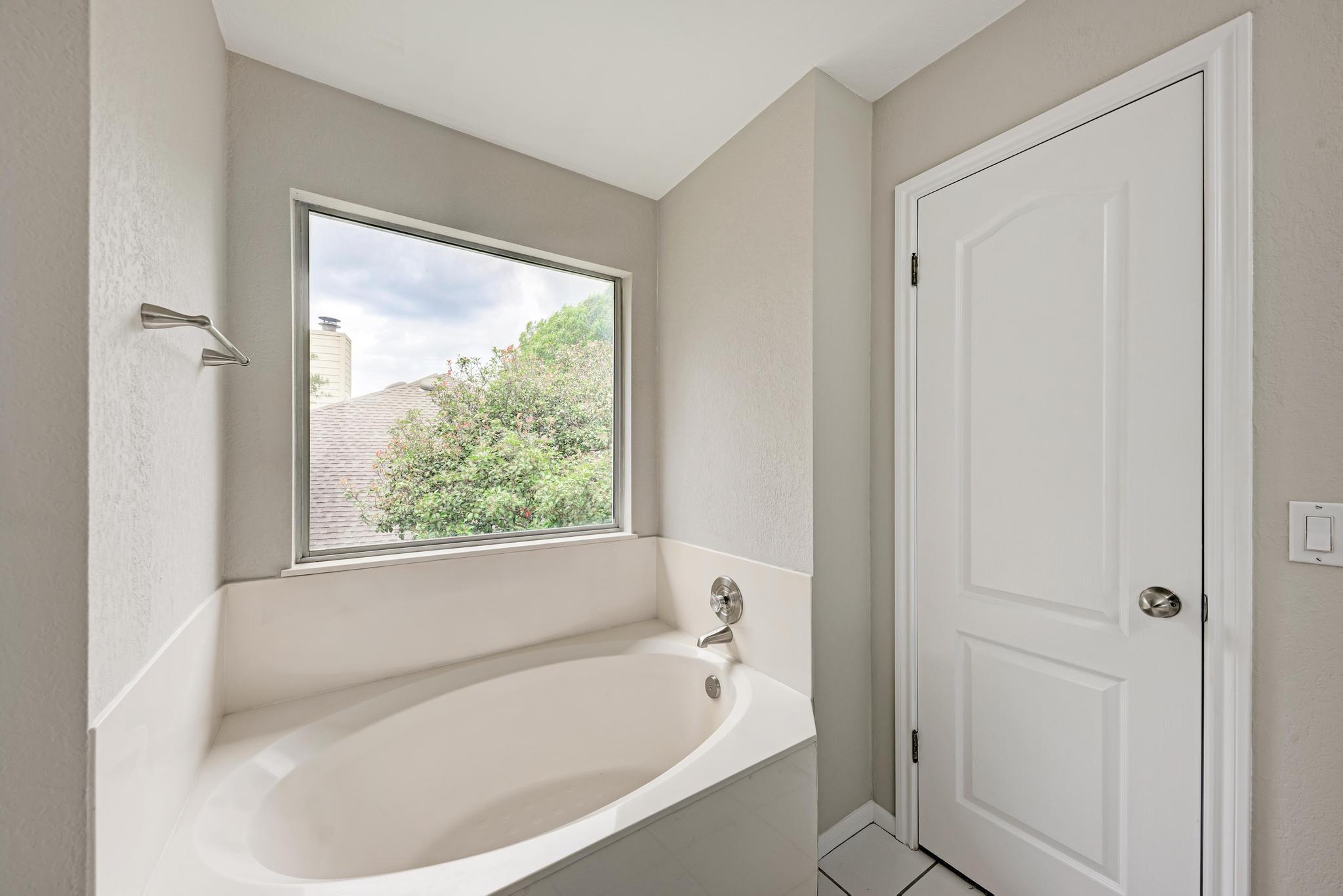 10701 Pinkney Ln, Austin, TX 78739