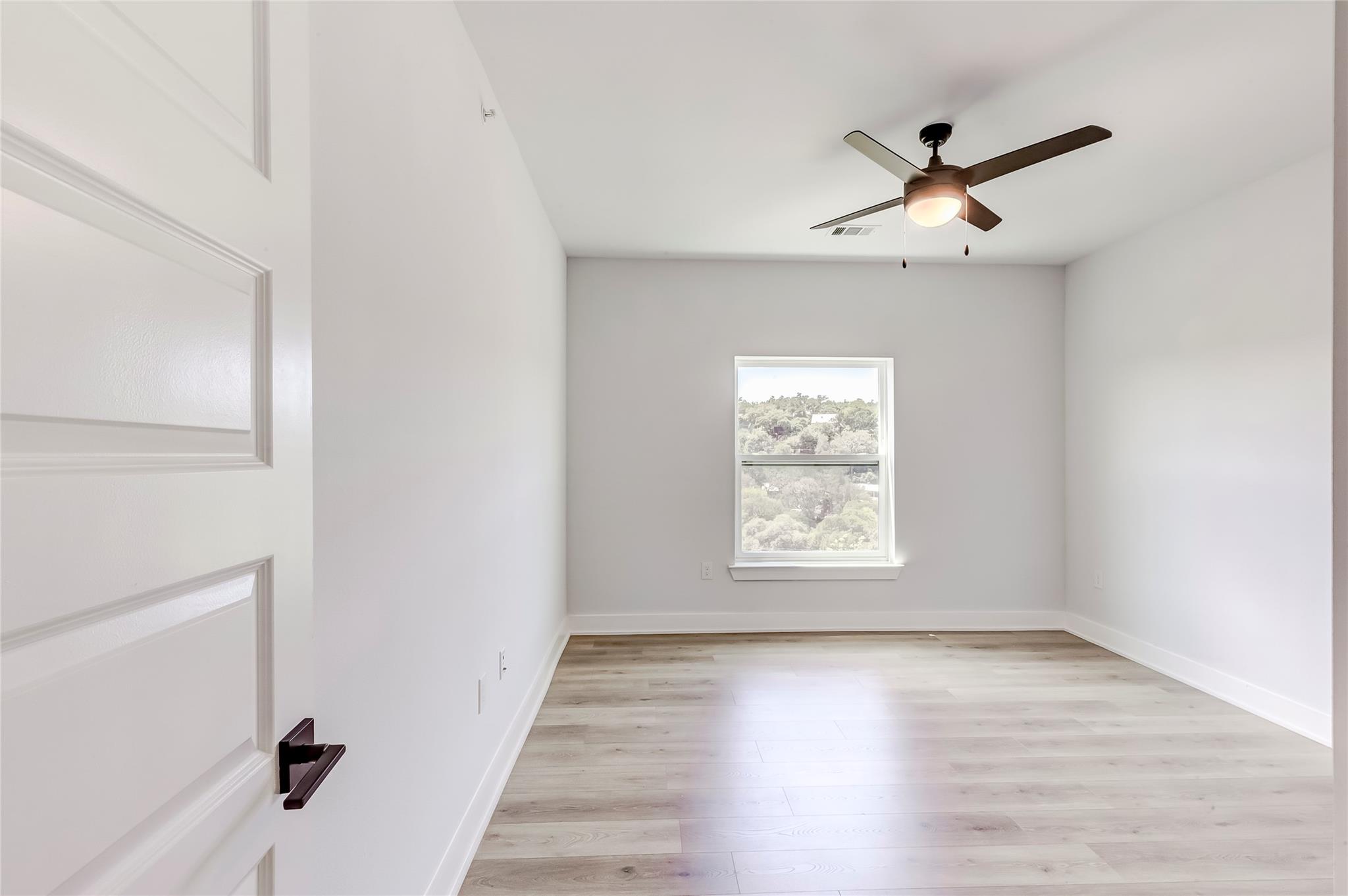 2500 Longview St # 402, Austin, TX 78705