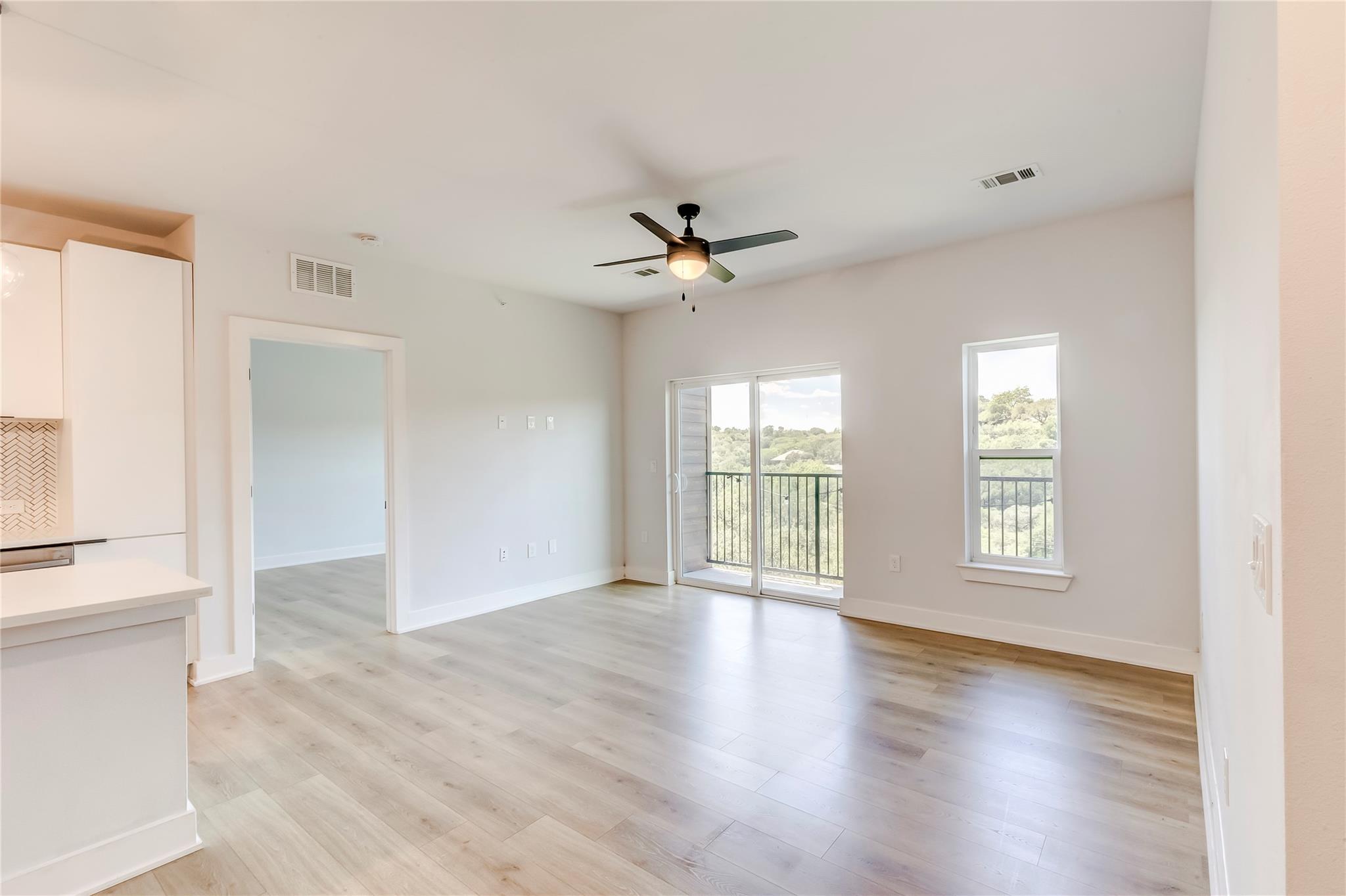 2500 Longview St # 402, Austin, TX 78705