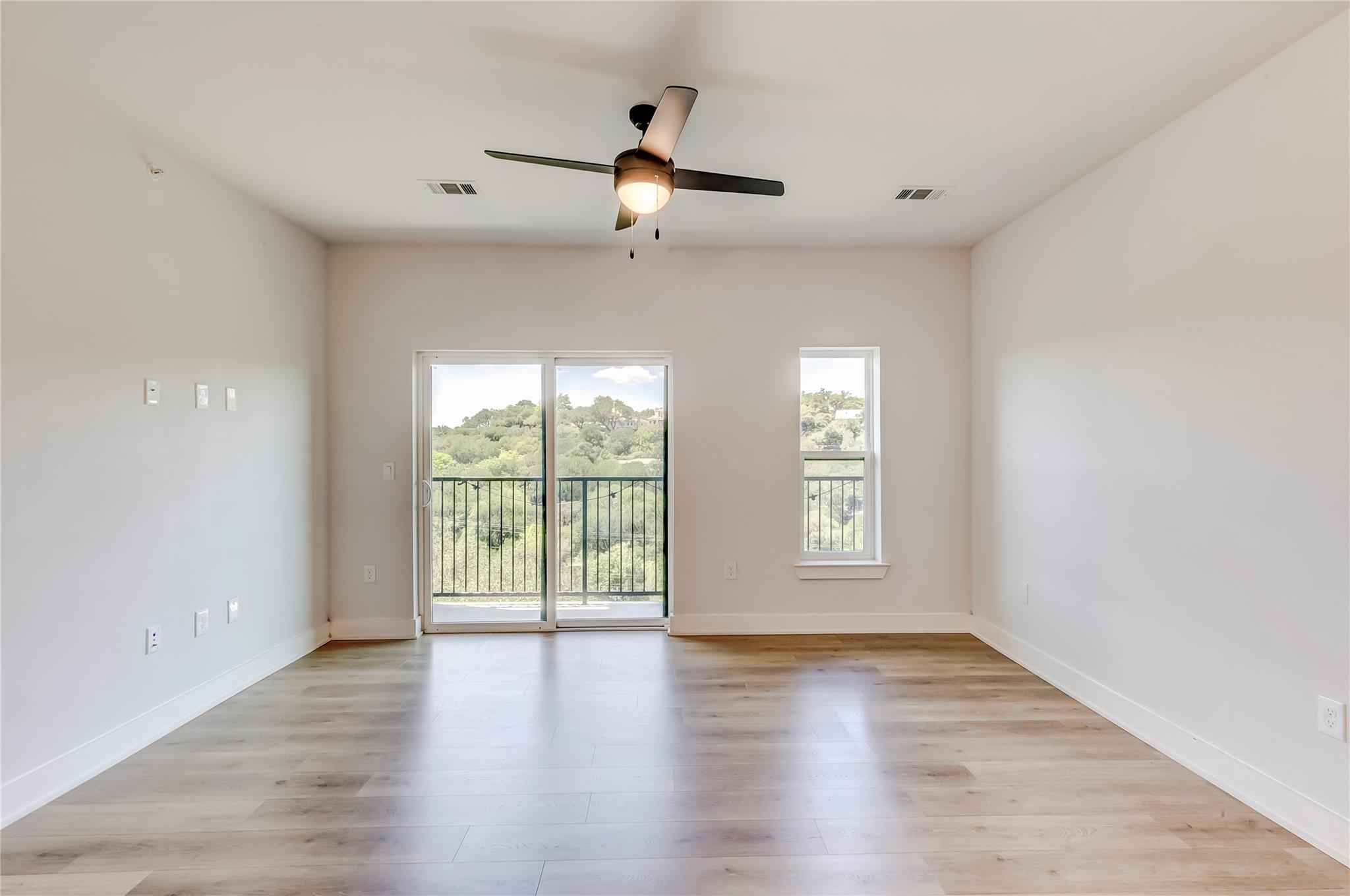 2500 Longview St # 402, Austin, TX 78705