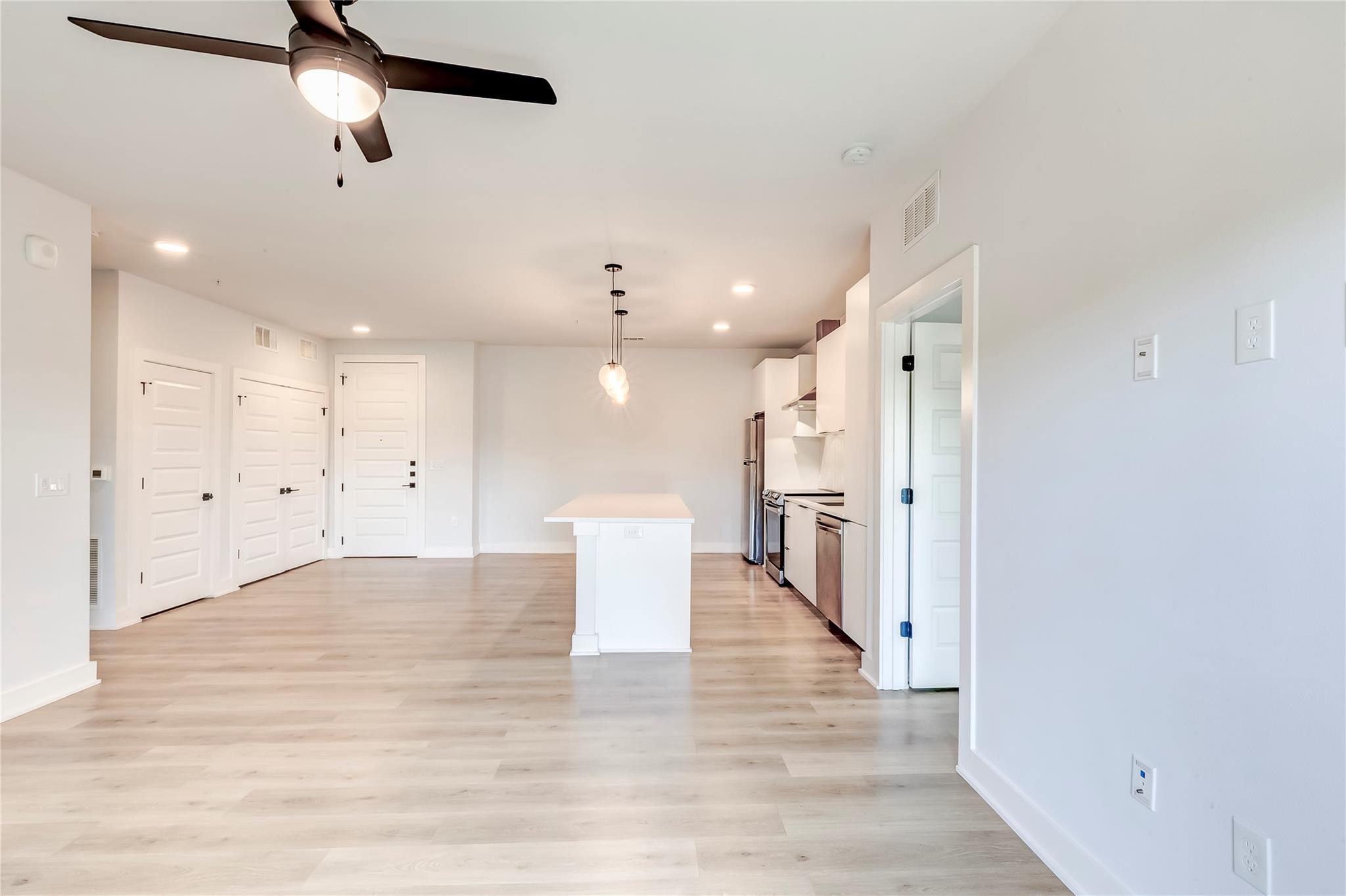 2500 Longview St # 402, Austin, TX 78705