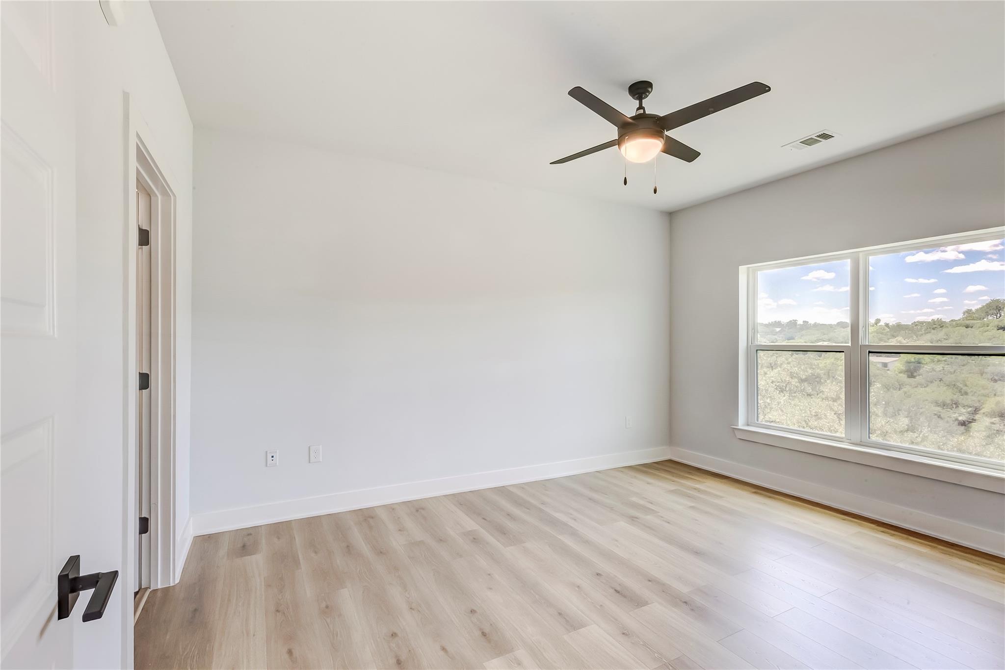 2500 Longview St # 402, Austin, TX 78705