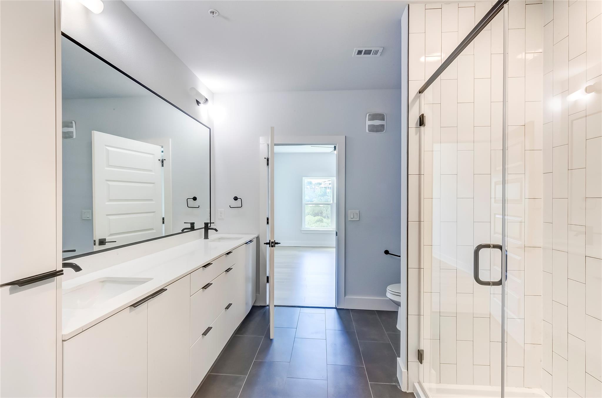 2500 Longview St # 402, Austin, TX 78705
