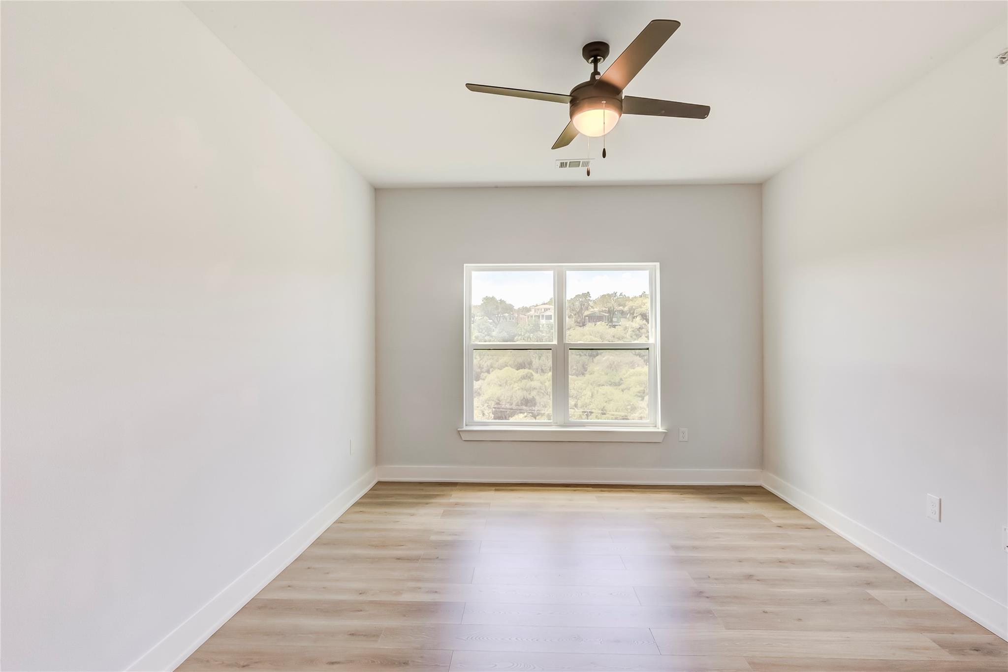 2500 Longview St # 402, Austin, TX 78705