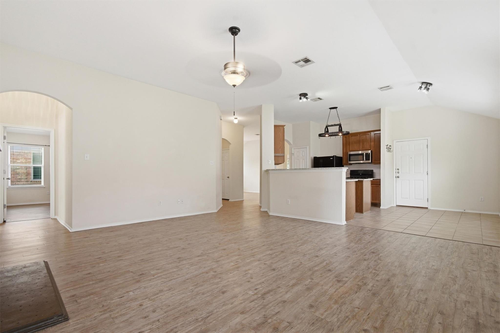 224 Poplarwood Dr, Kyle, TX 78640