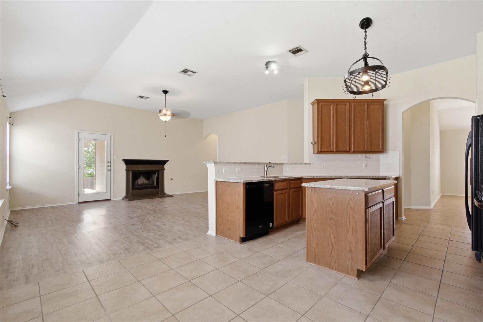 224 Poplarwood Dr, Kyle, TX 78640
