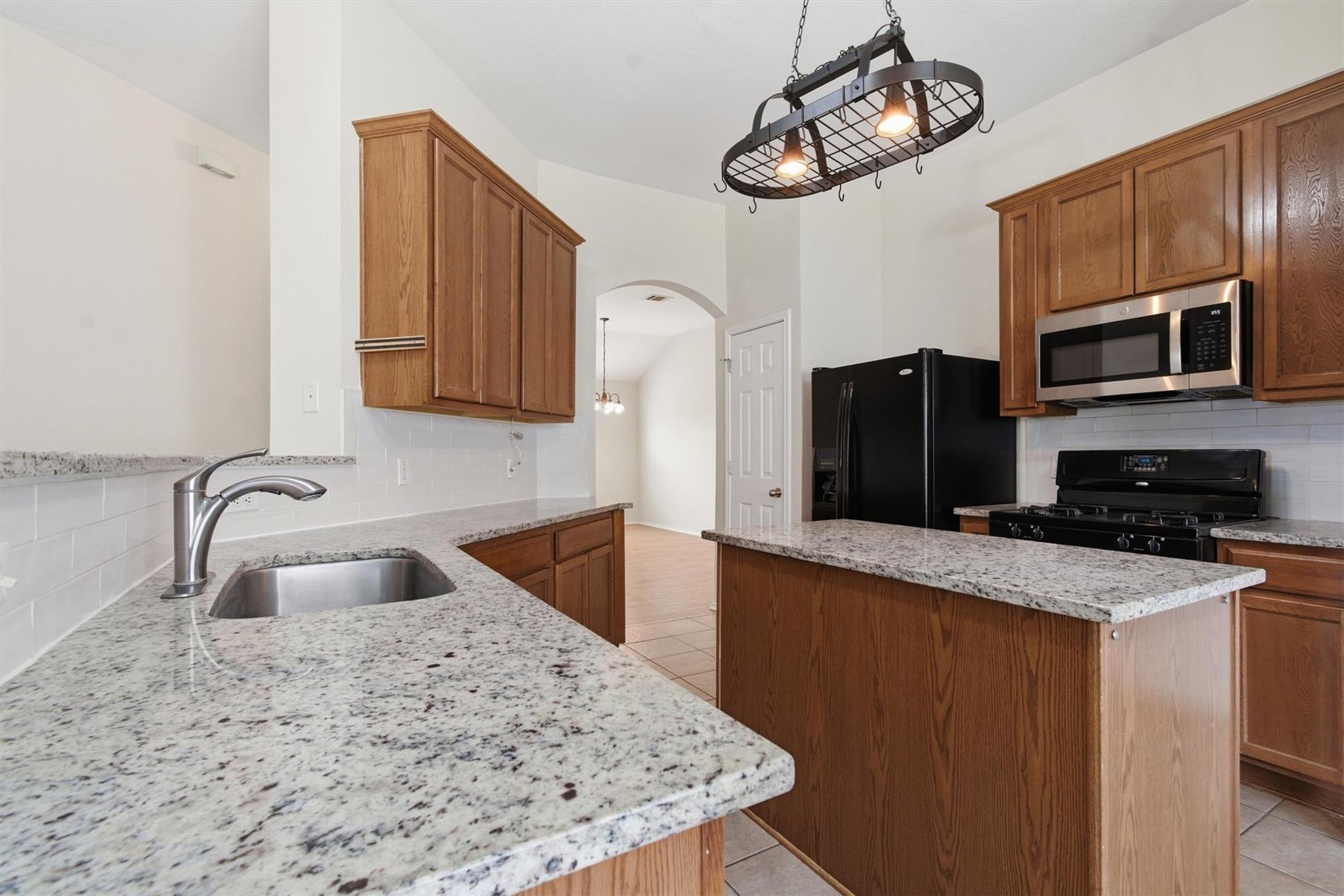 224 Poplarwood Dr, Kyle, TX 78640