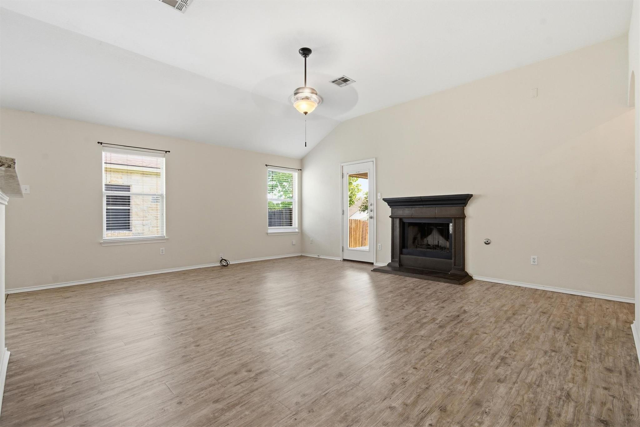224 Poplarwood Dr, Kyle, TX 78640
