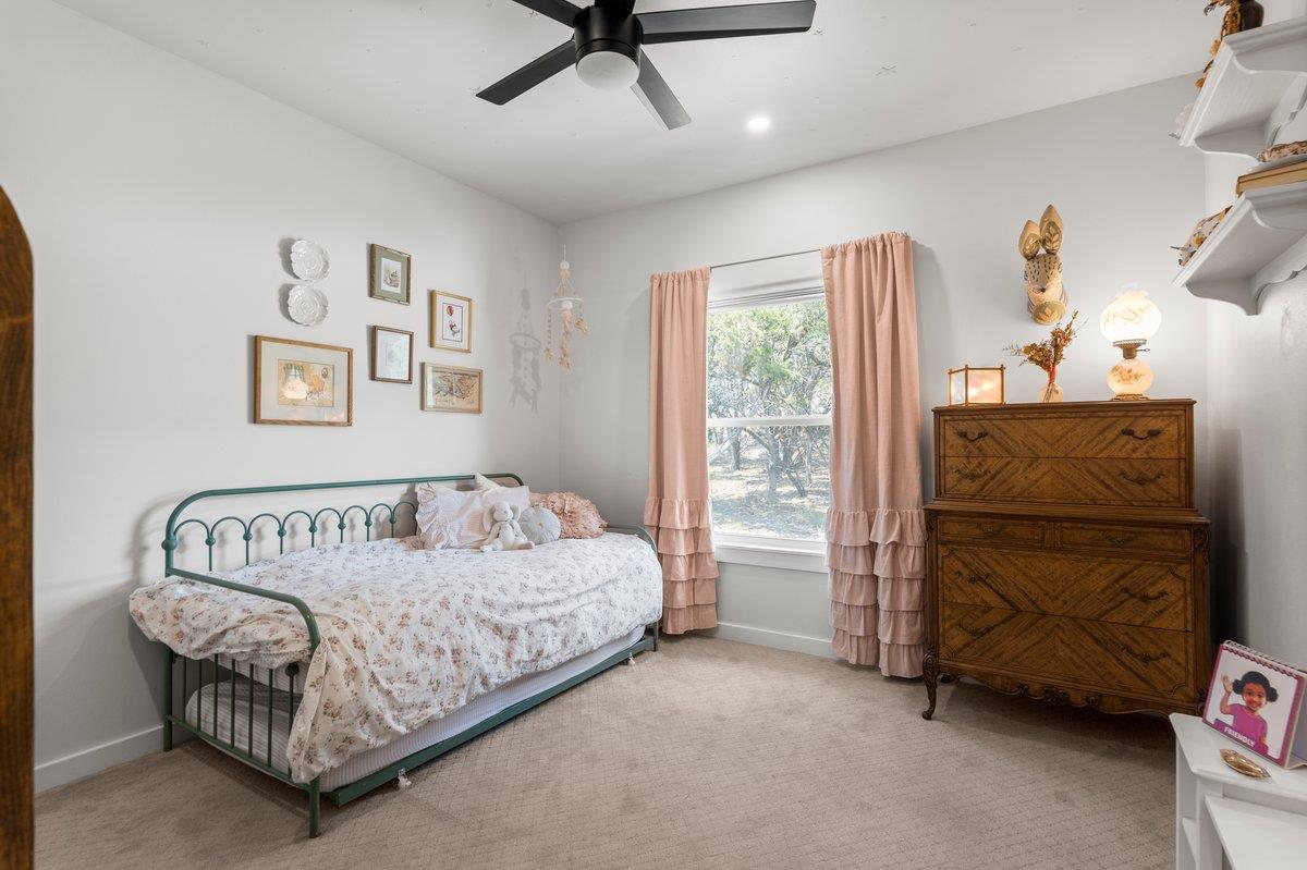 54 Acacia Dr, Wimberley, TX 78676