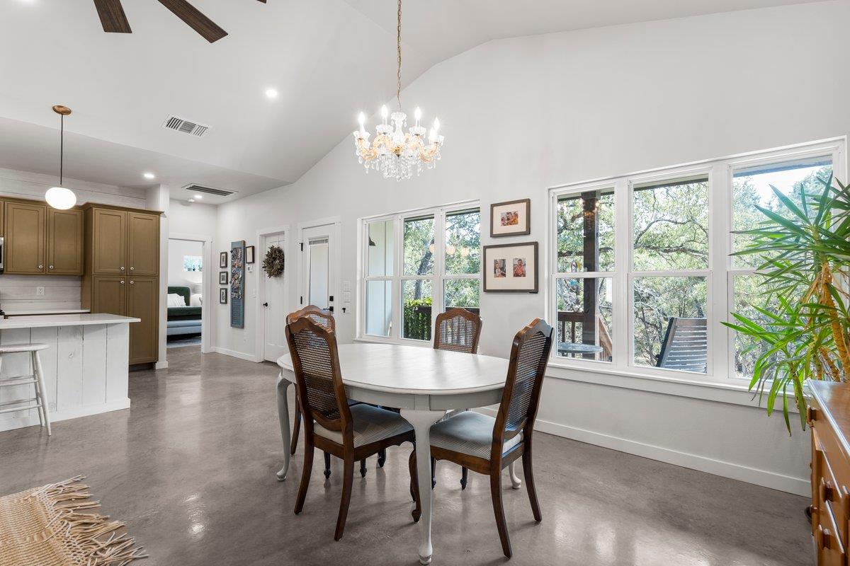 54 Acacia Dr, Wimberley, TX 78676