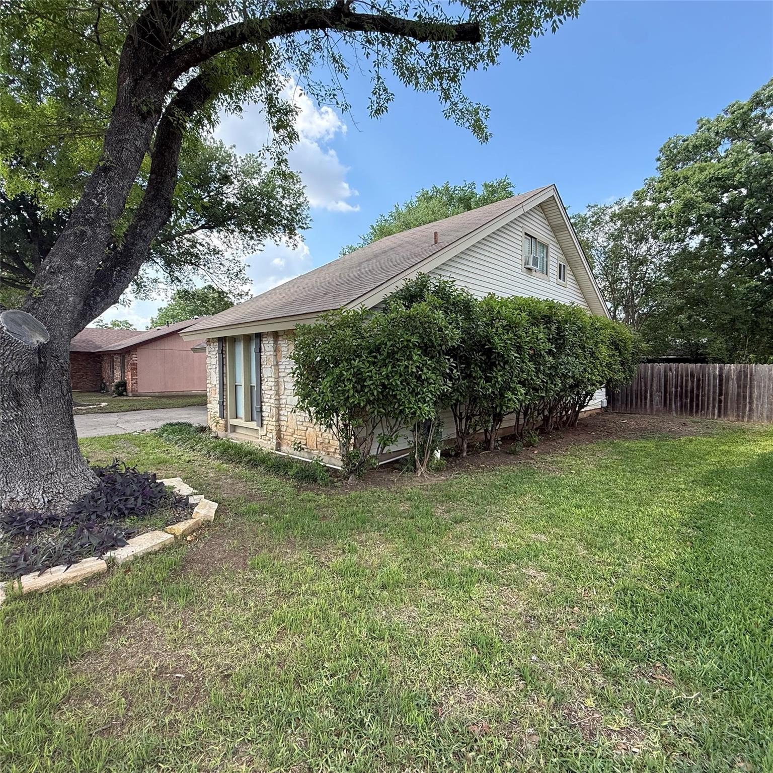 1500 Wroxton Way, Round Rock, TX 78664