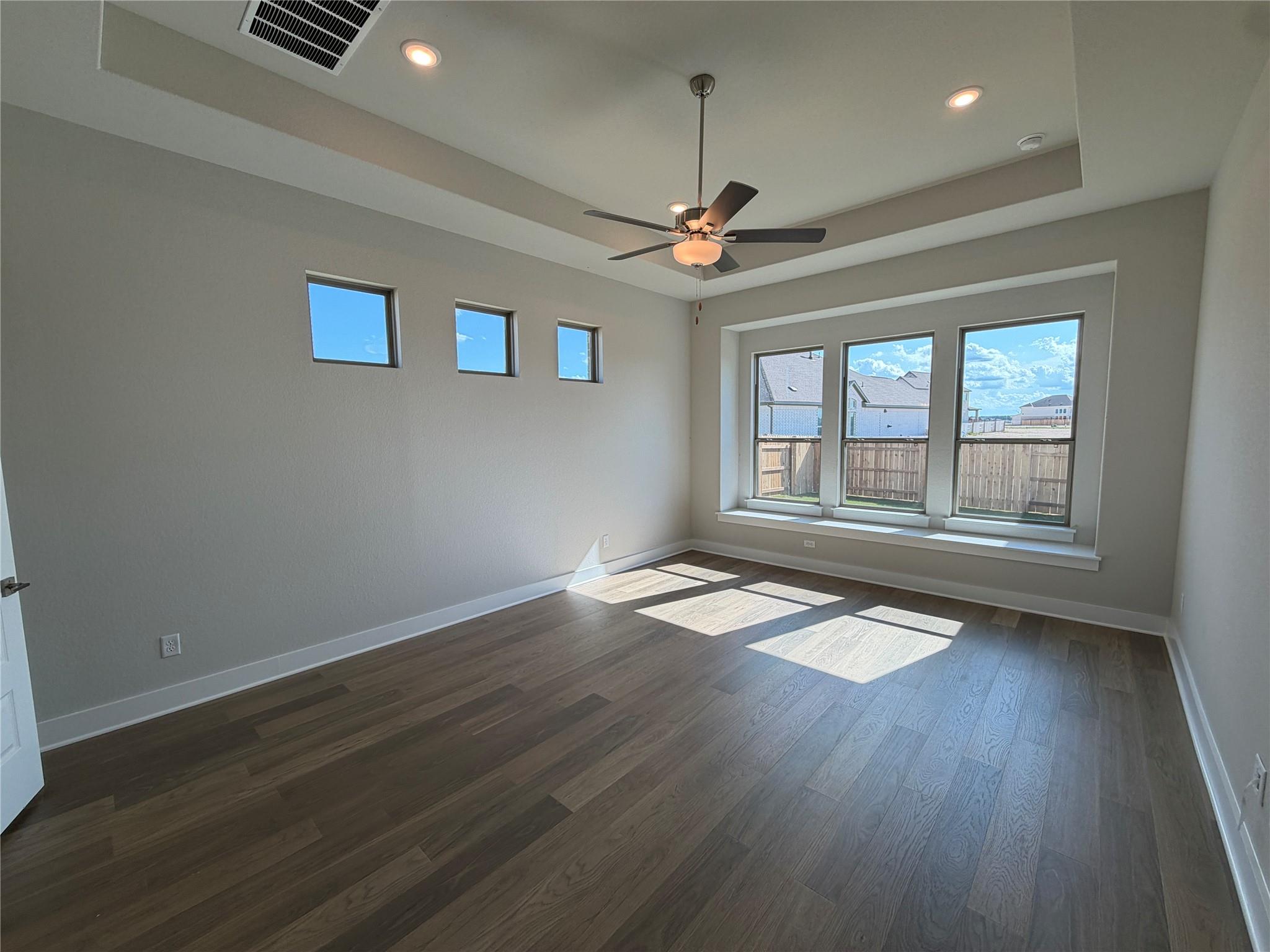 129 Clancy Dr, Liberty Hill, TX 78642