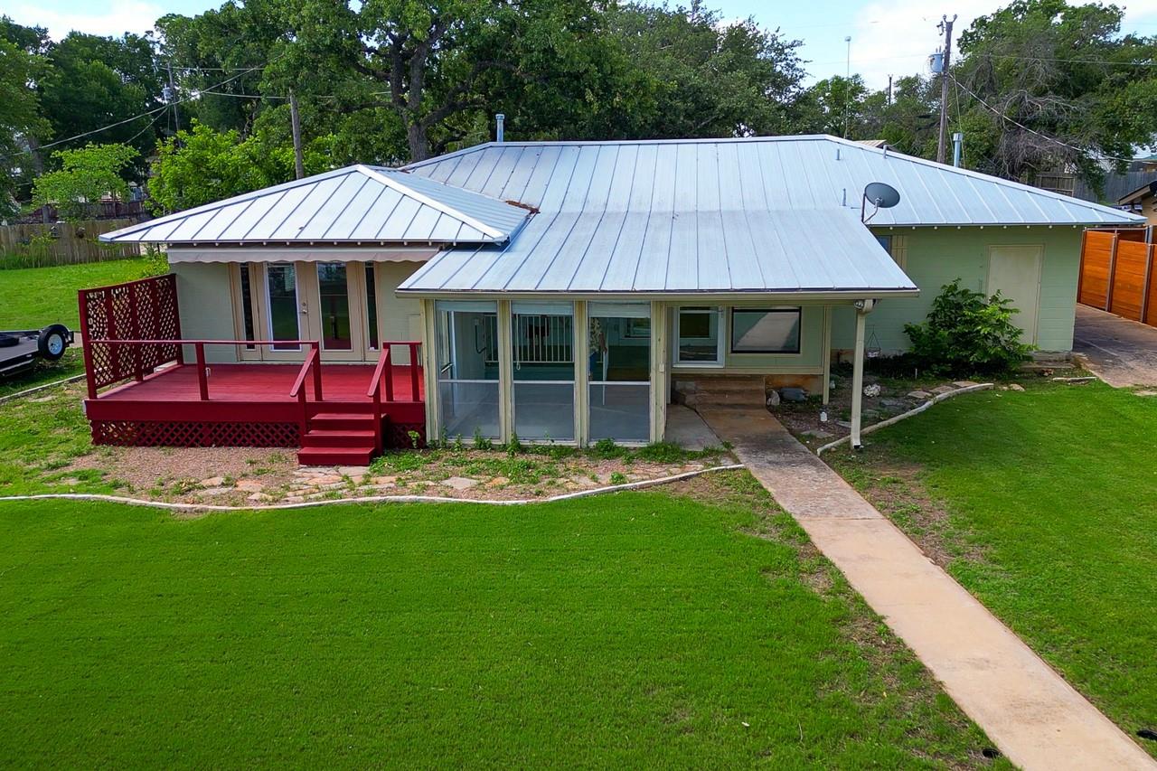 336 Carlson Cir, Buchanan Dam, TX 78609