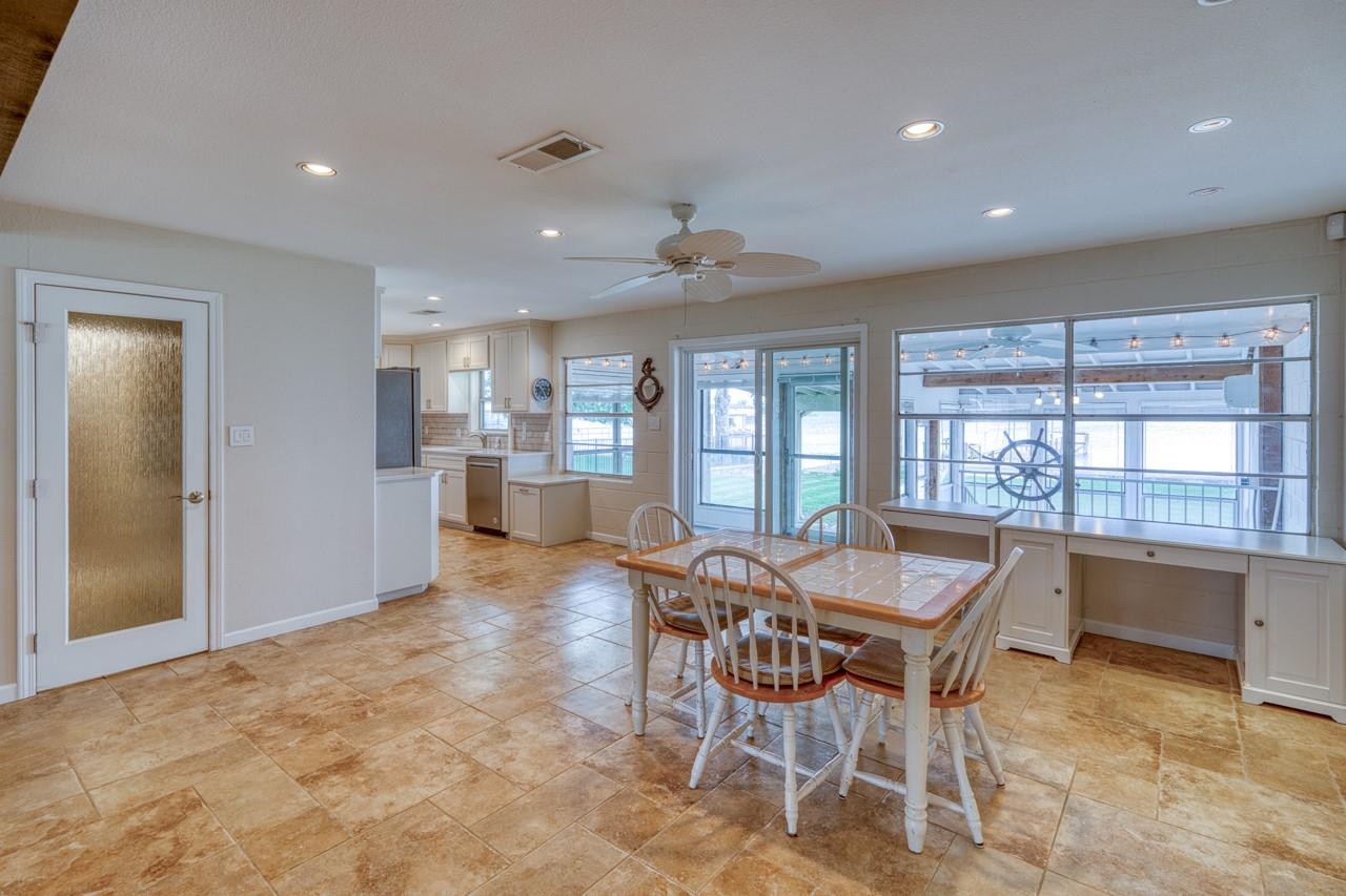 336 Carlson Cir, Buchanan Dam, TX 78609