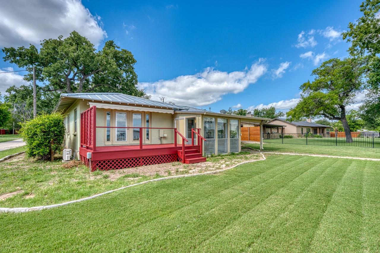 336 Carlson Cir, Buchanan Dam, TX 78609