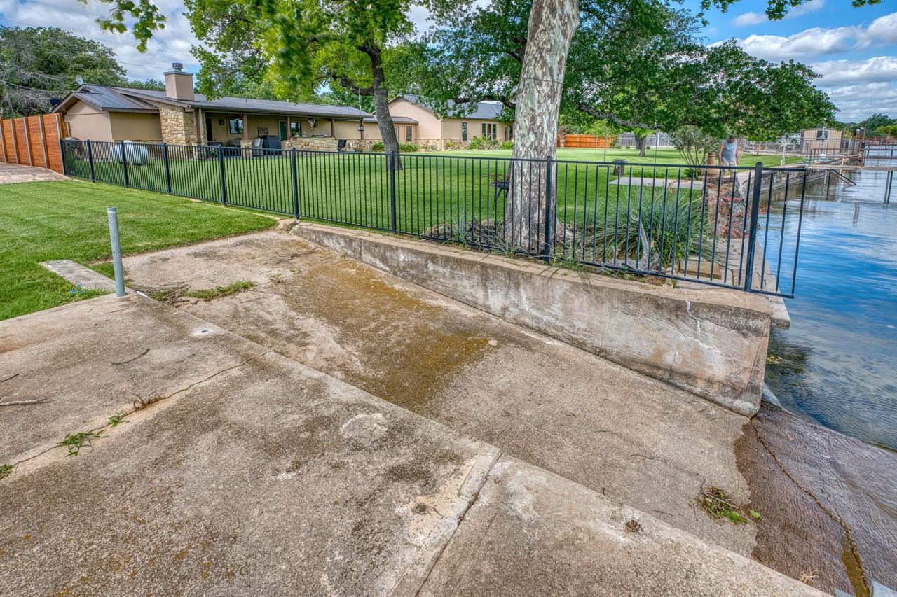 336 Carlson Cir, Buchanan Dam, TX 78609