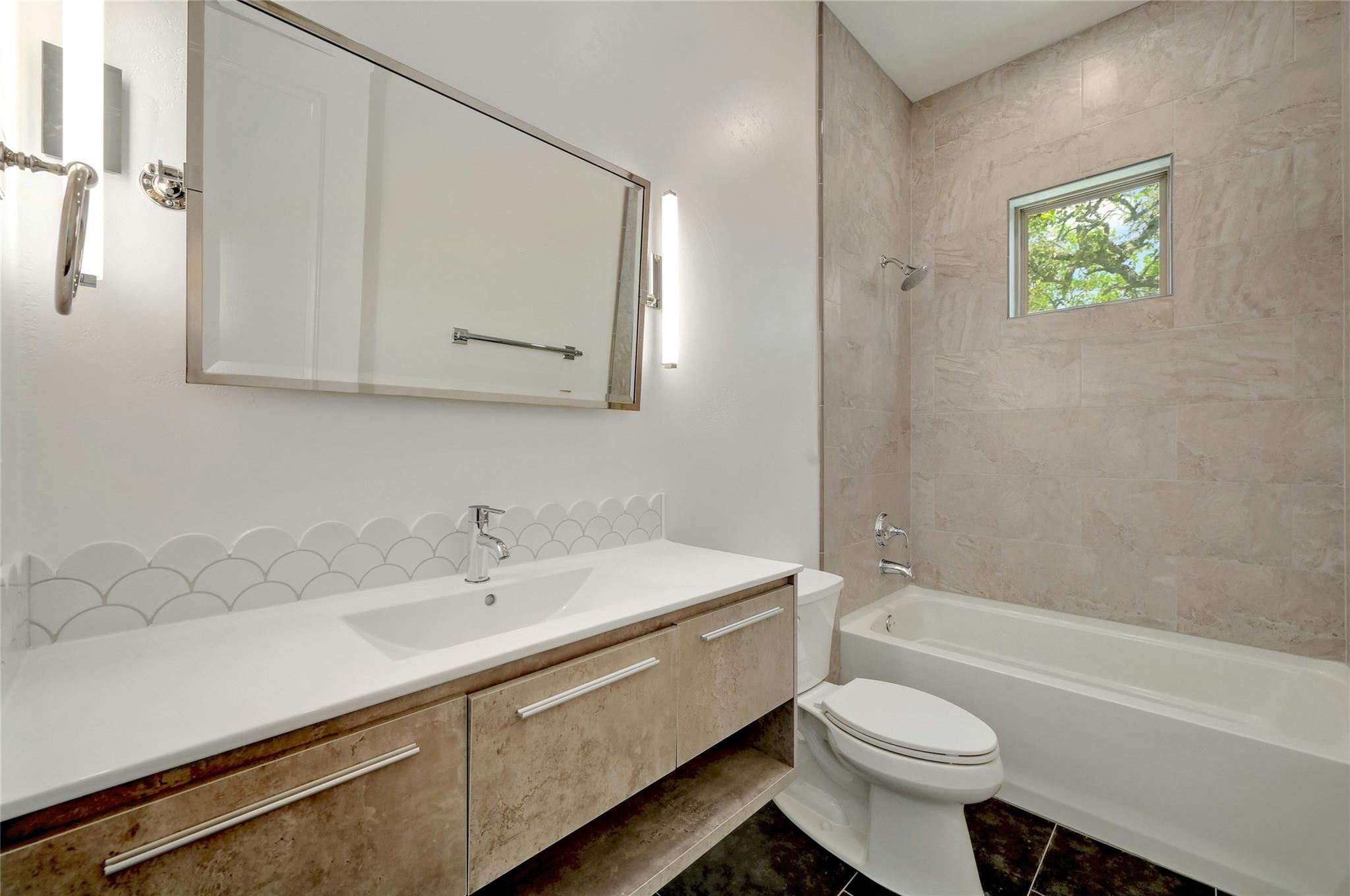 2 Cherokee Trl, Wimberley, TX 78676