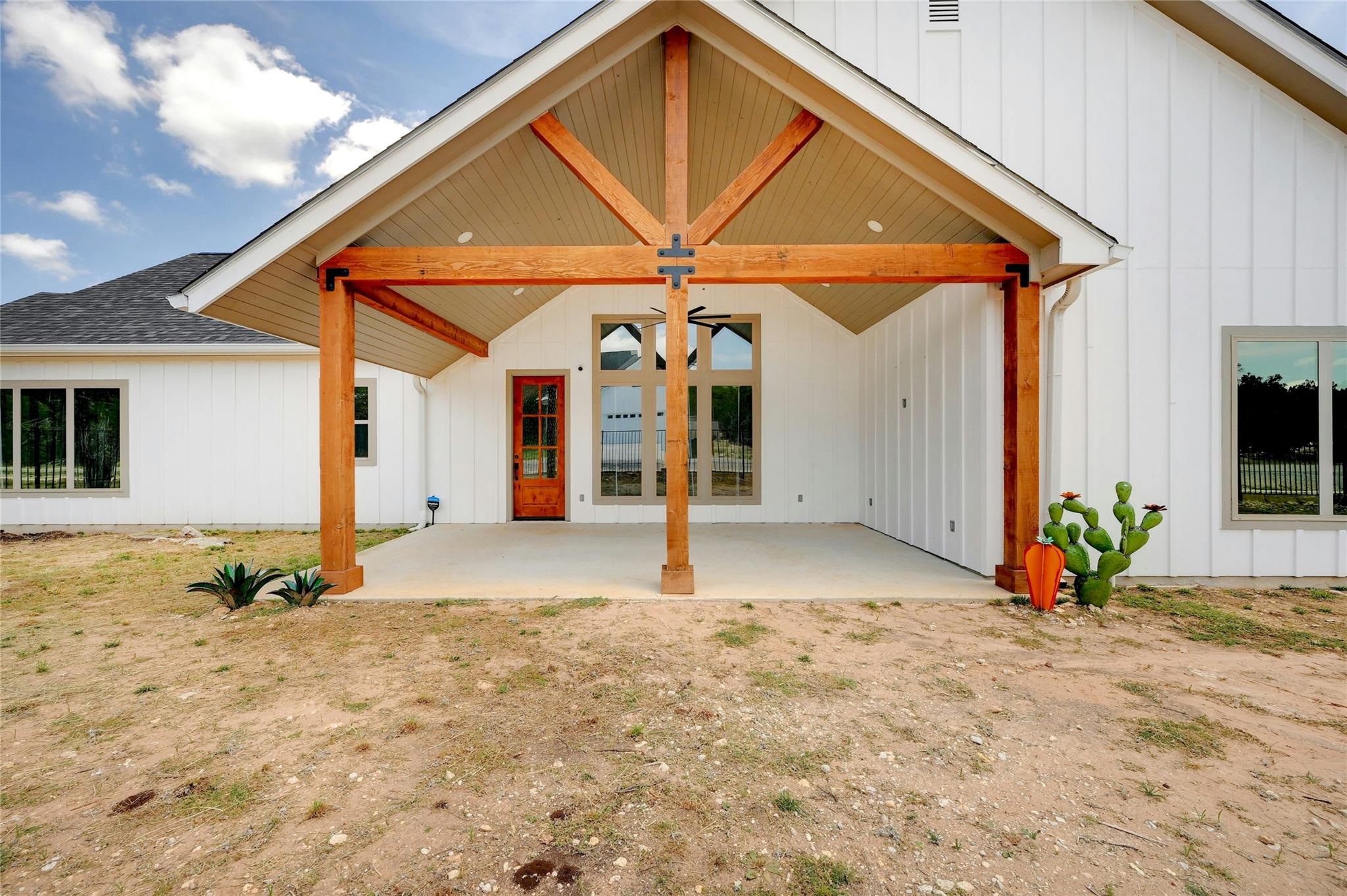 2 Cherokee Trl, Wimberley, TX 78676
