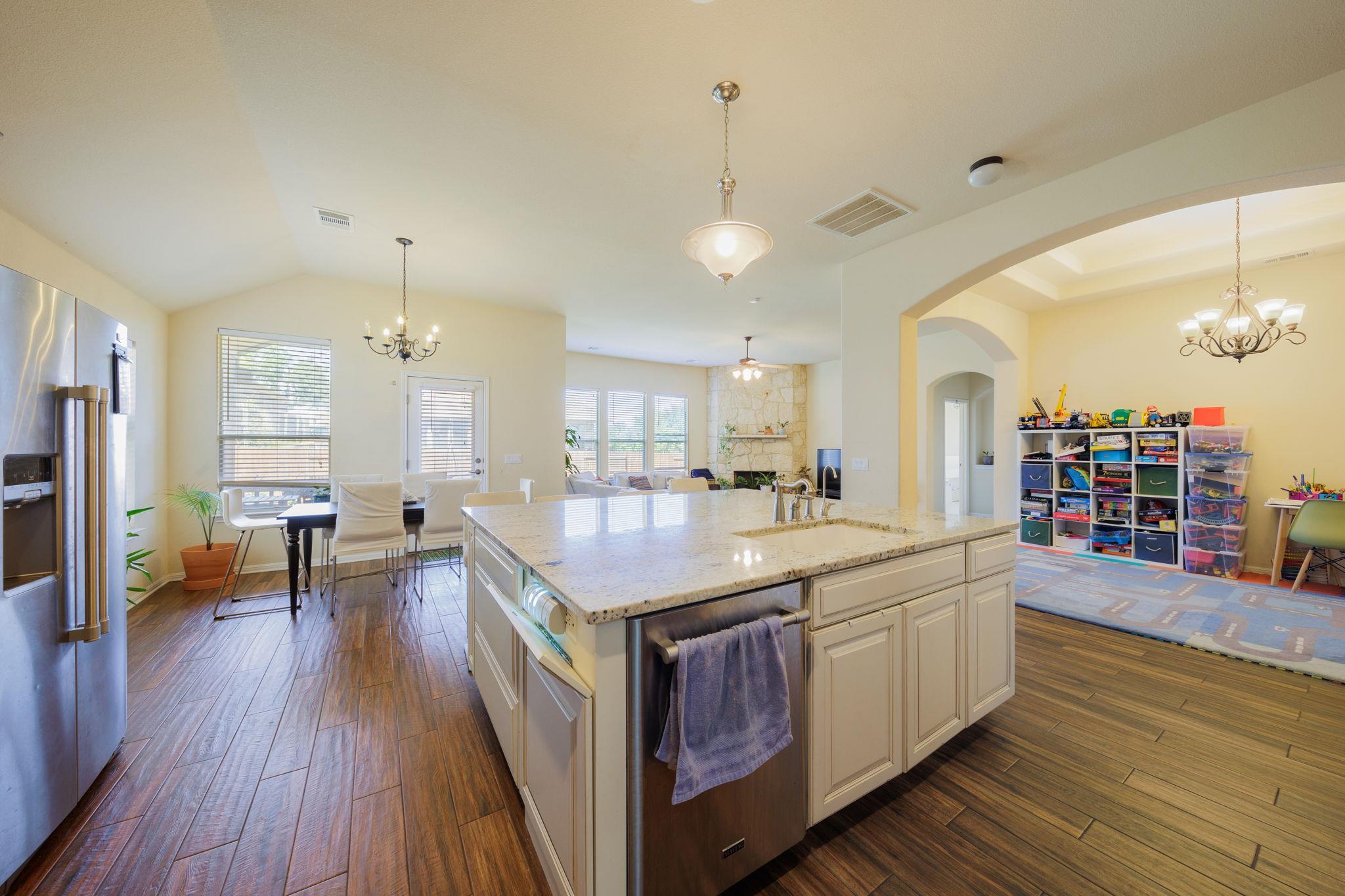 231 Saint Richie Ln, Austin, TX 78737