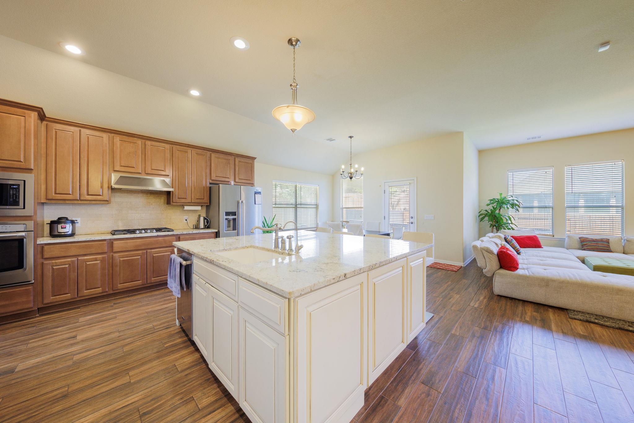 231 Saint Richie Ln, Austin, TX 78737