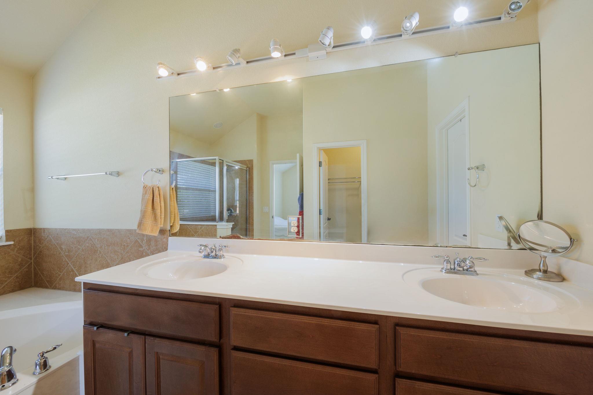 231 Saint Richie Ln, Austin, TX 78737