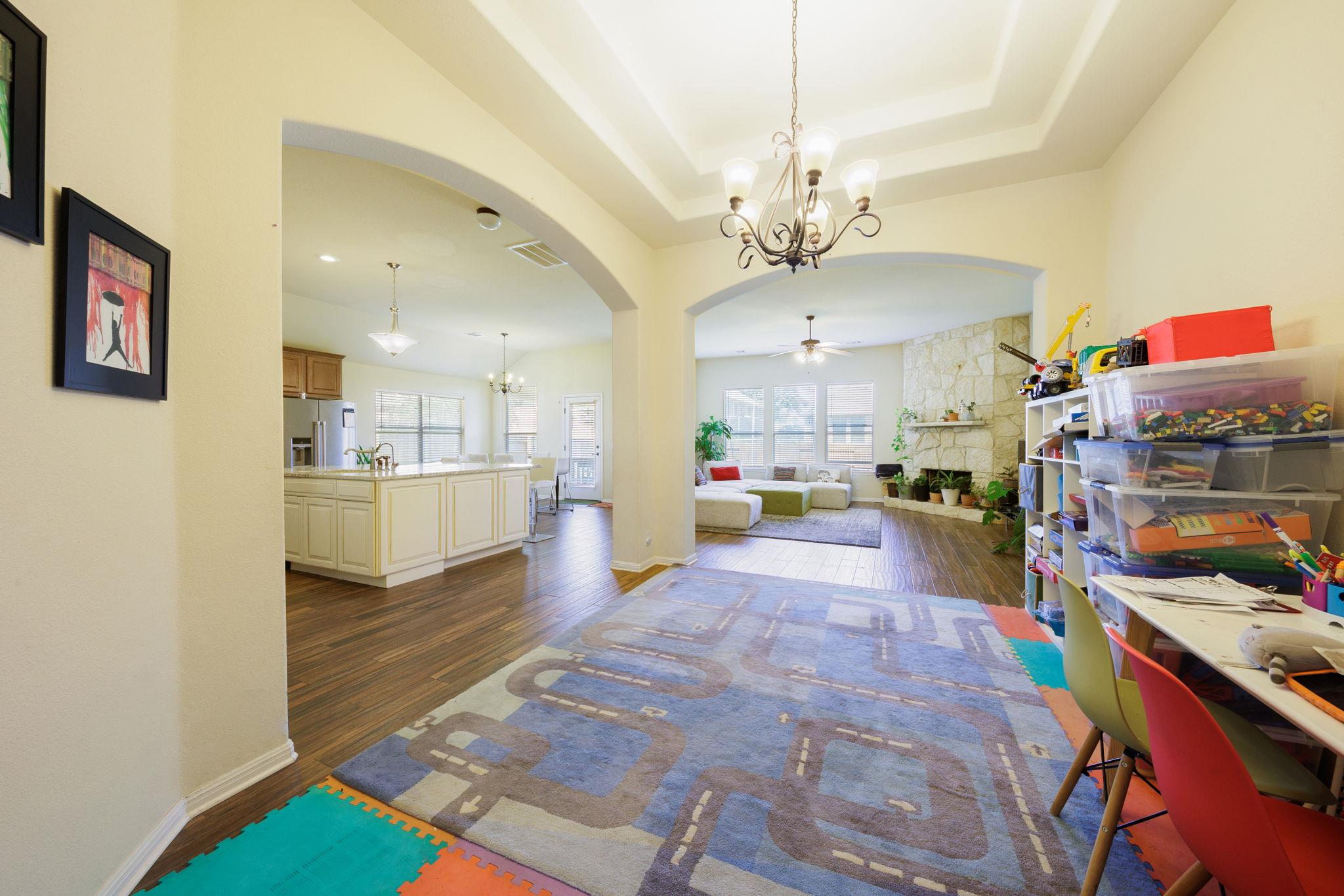 231 Saint Richie Ln, Austin, TX 78737