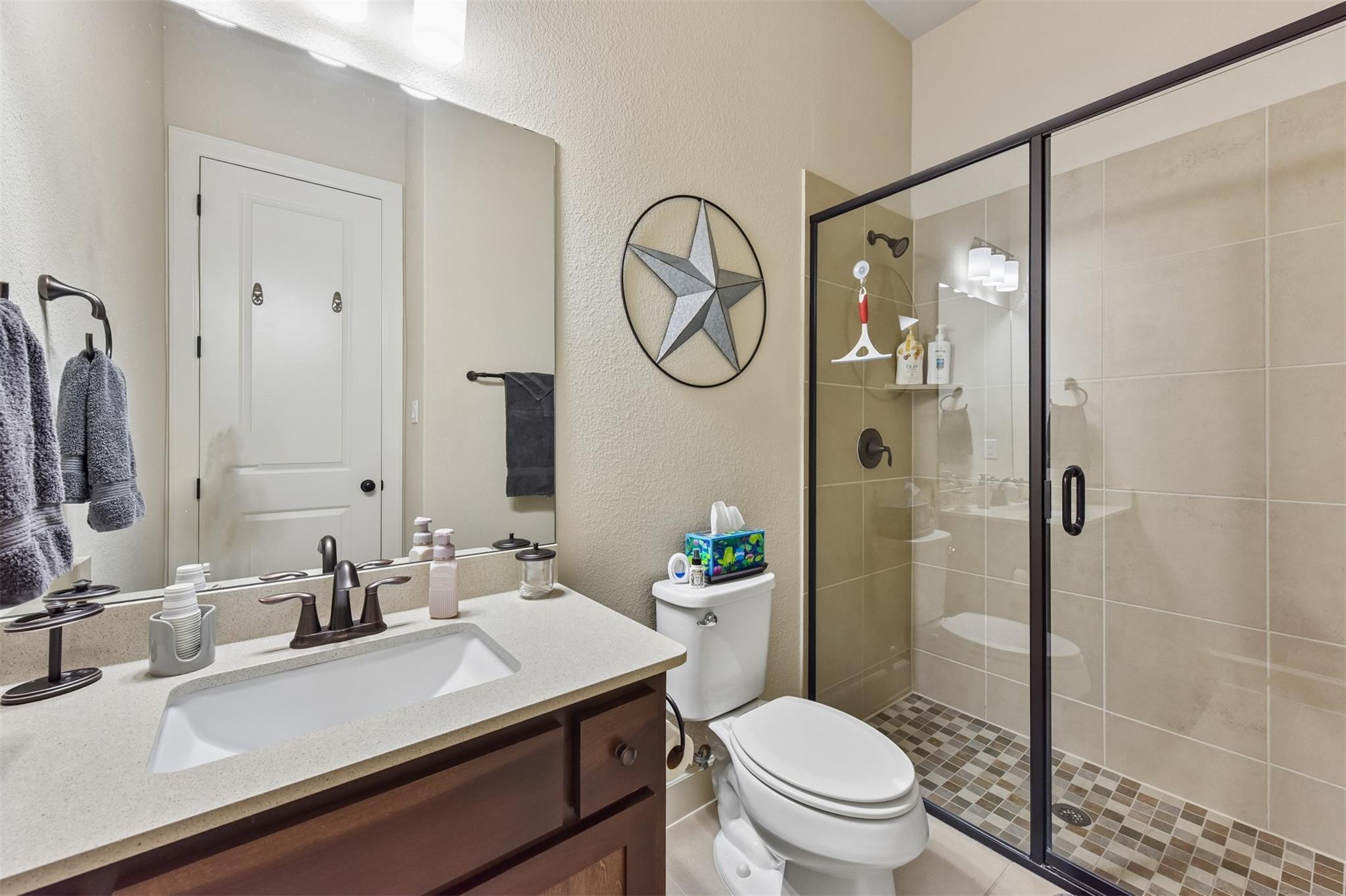 104 Skylark Ln, Hutto, TX 78634