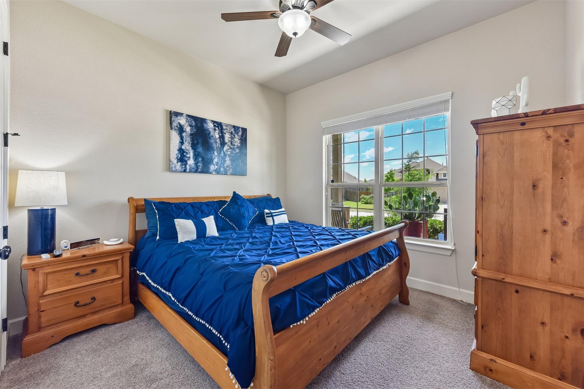 104 Skylark Ln, Hutto, TX 78634