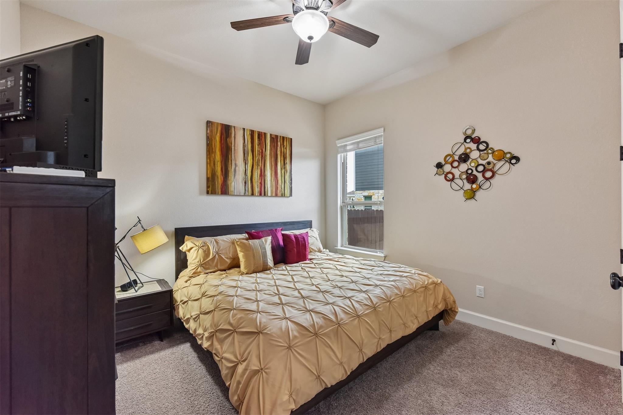 104 Skylark Ln, Hutto, TX 78634