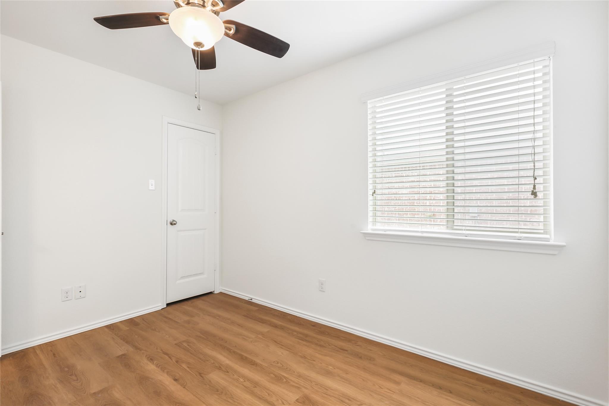 105 Plata Ln, Jarrell, TX 76537