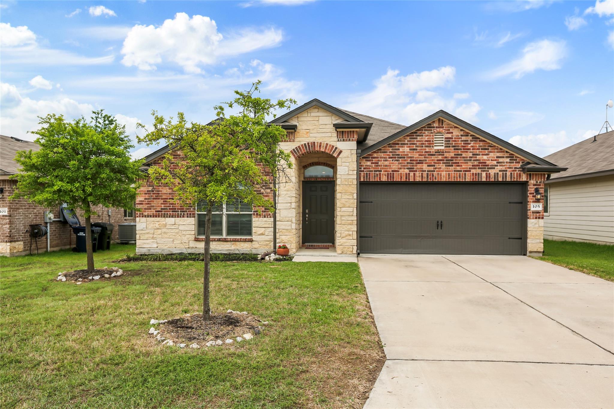 105 Plata Ln, Jarrell, TX 76537
