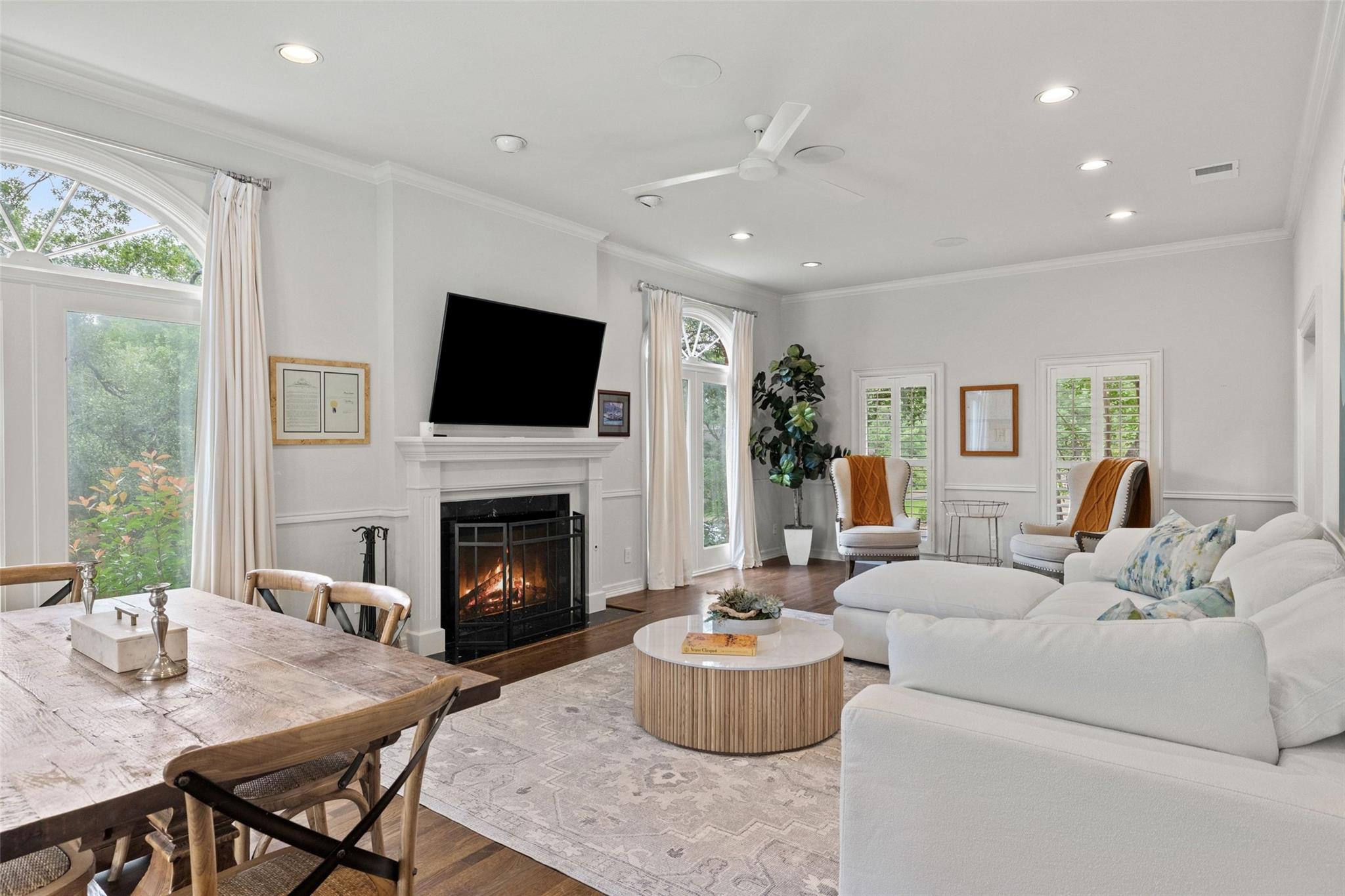 2922 Thousand Oaks Dr, Austin, TX 78746