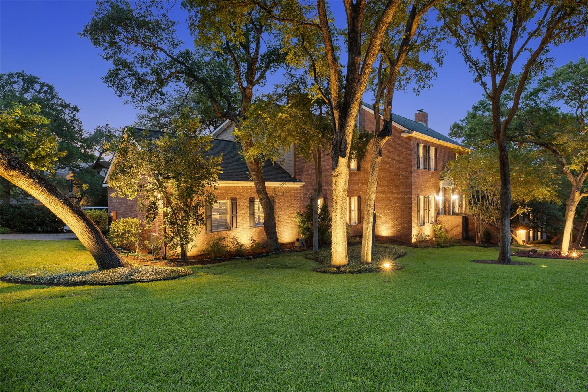 2922 Thousand Oaks Dr, Austin, TX 78746
