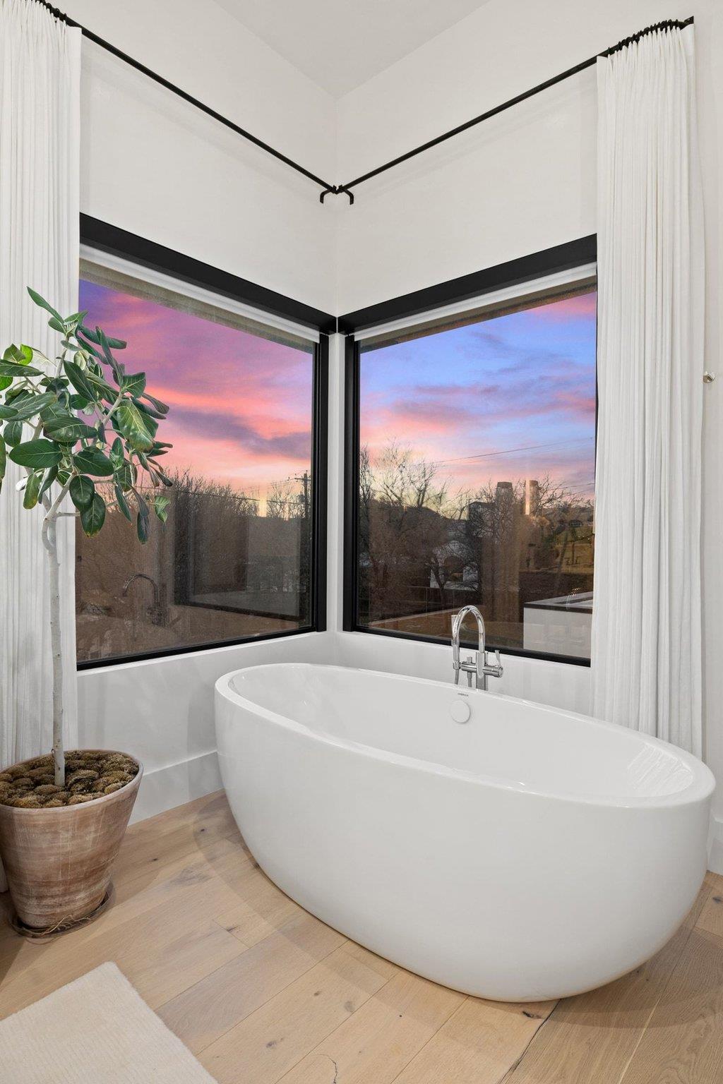 5 Inwood Cv, Austin, TX 78746